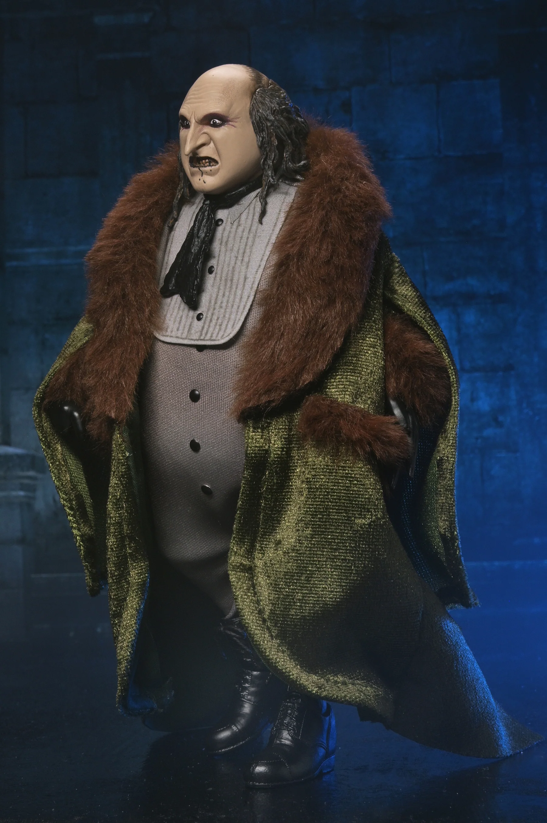 Batman Returns - The Penguin 8ā Clothed Action Figure (PRE-ORDER) - Image 7