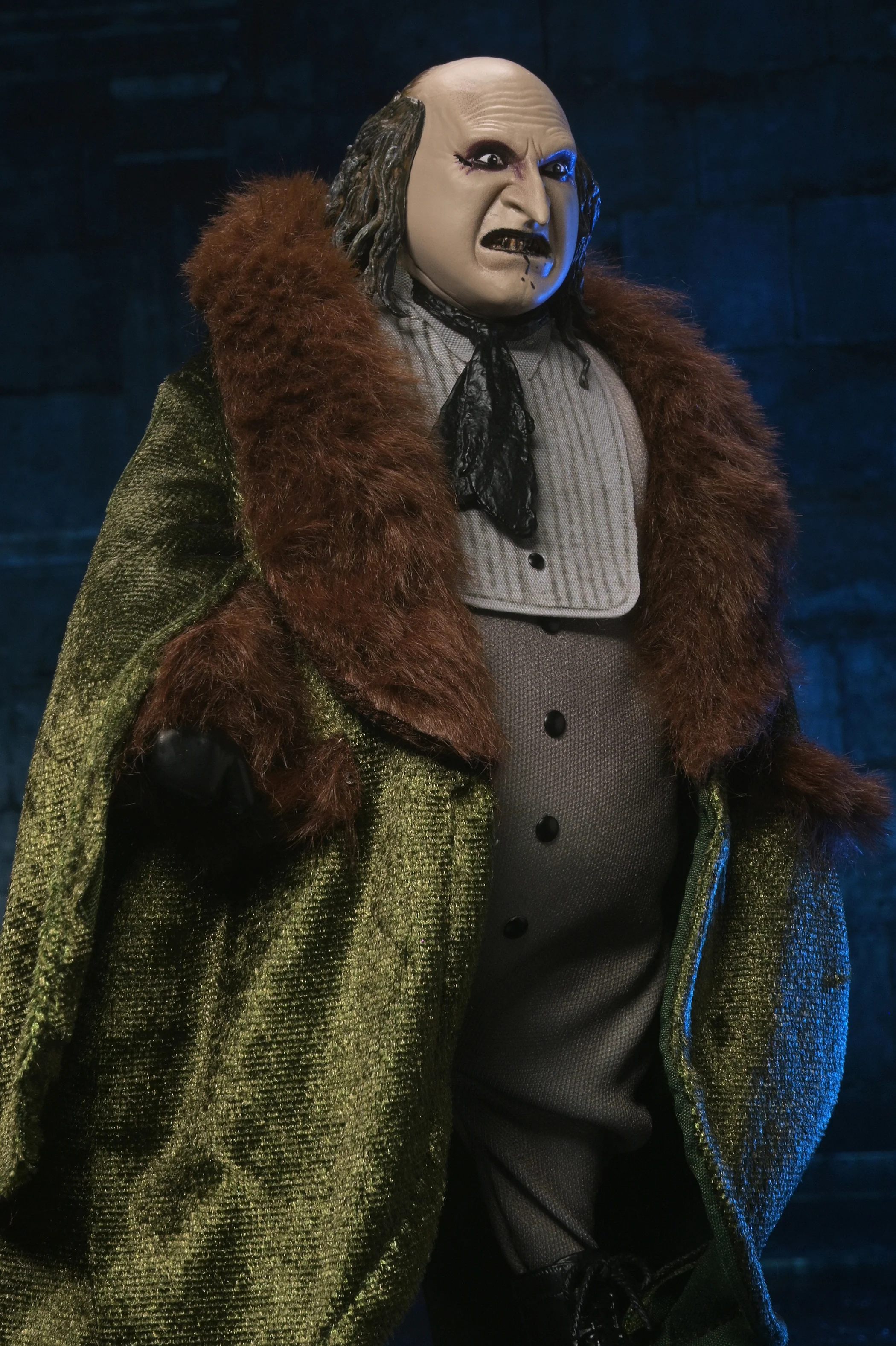 Batman Returns - The Penguin 8ā Clothed Action Figure (PRE-ORDER) - Image 6