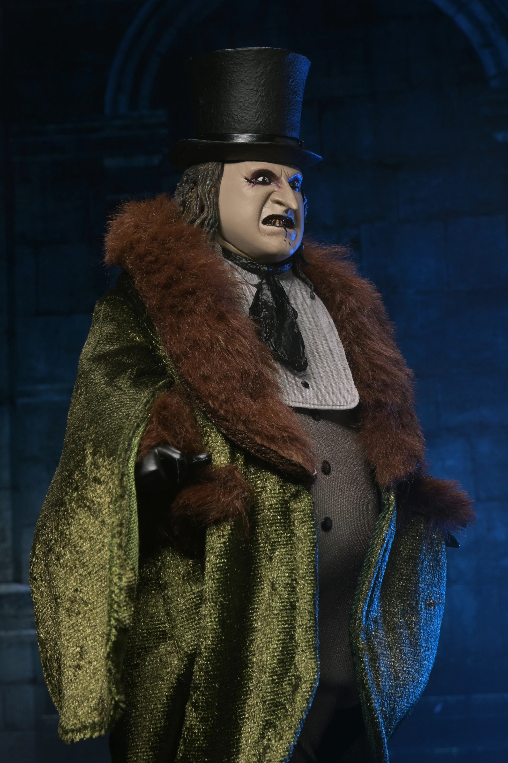 Batman Returns - The Penguin 8ā Clothed Action Figure (PRE-ORDER) - Image 4