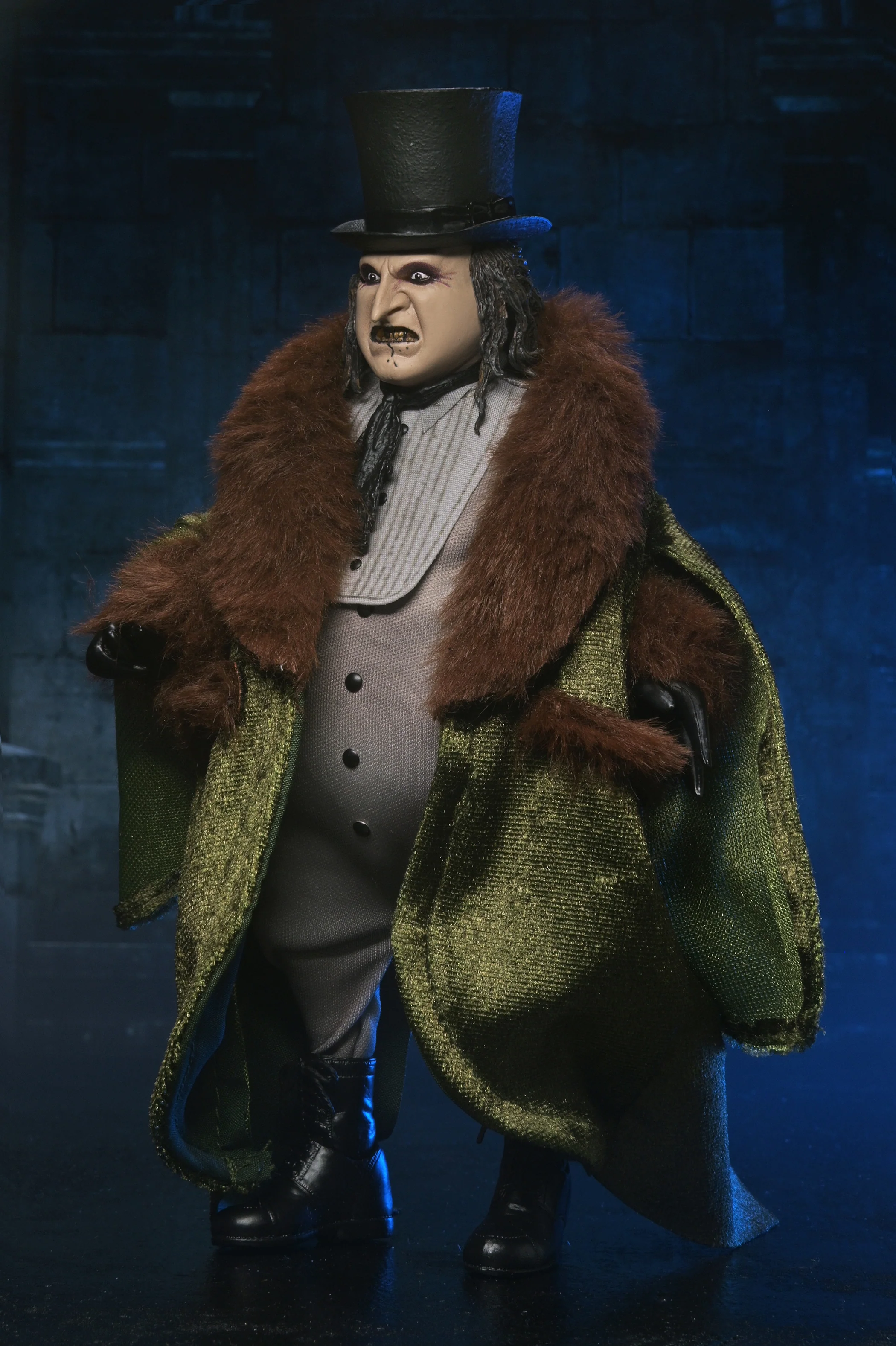 Batman Returns - The Penguin 8ā Clothed Action Figure (PRE-ORDER) - Image 3