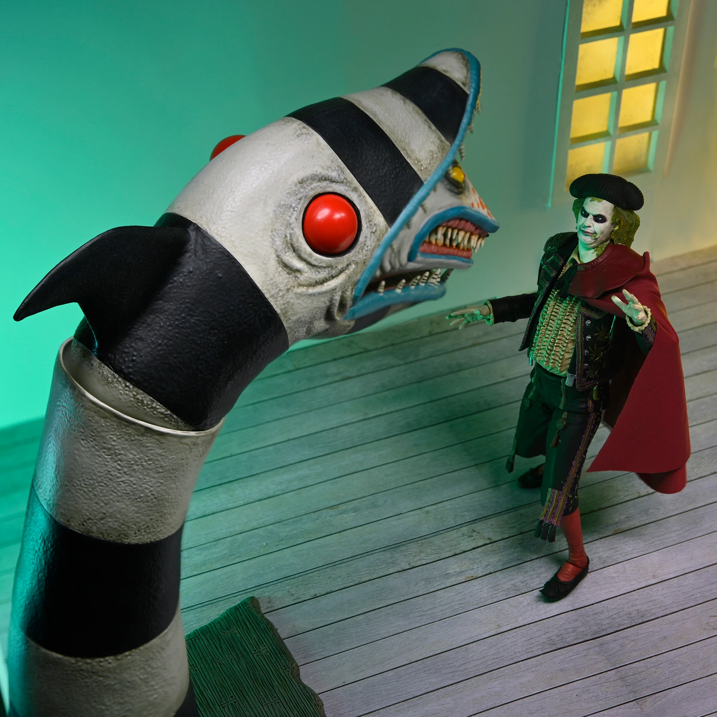 Beetlejuice Beetlejuice - Ultimate Matador Beetlejuice & Sandworm 7" Scale Action Figure 2-Pack - Image 3