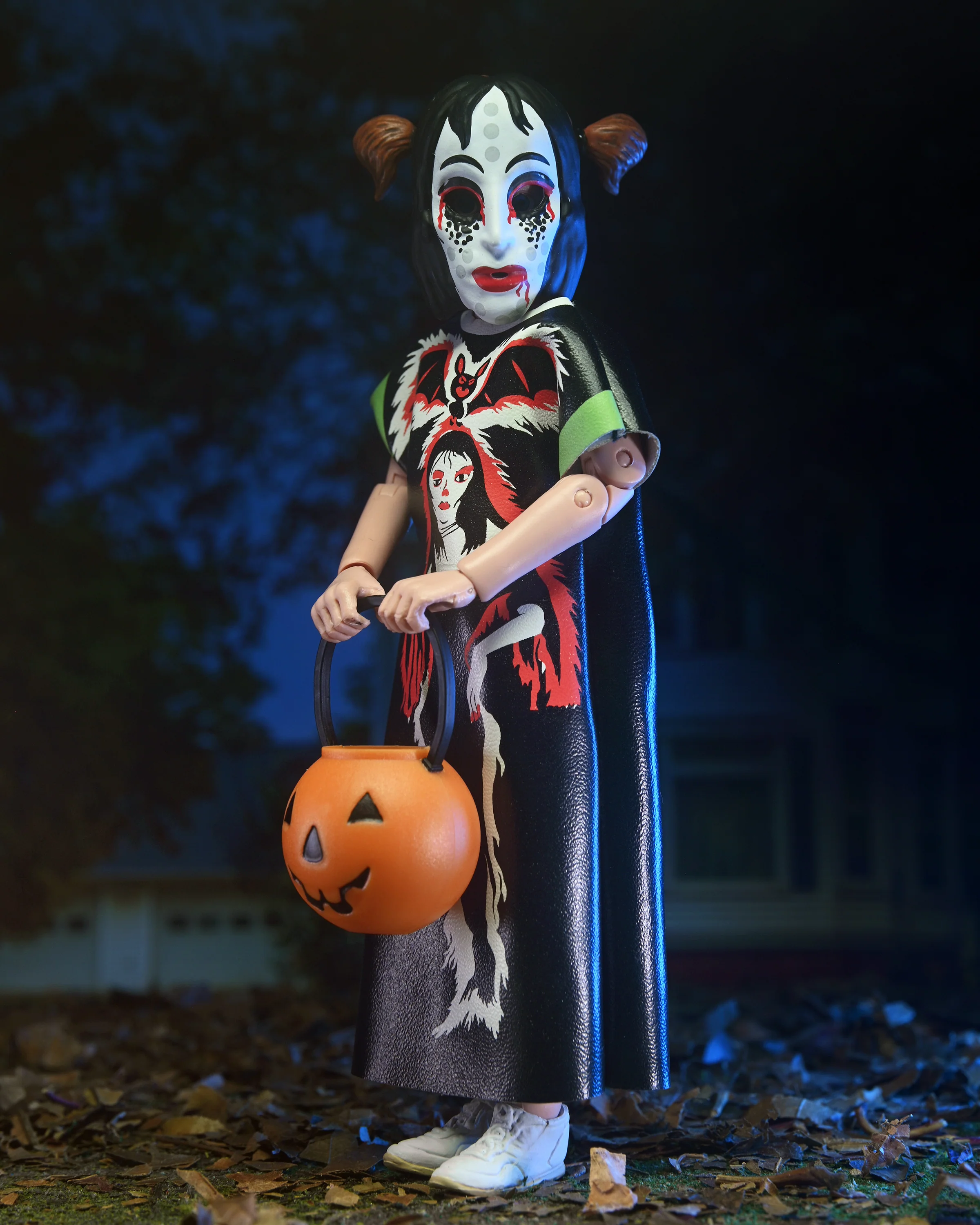 Ben Cooper Costume Kids Collection - Series 2 Costumed Action Figure Bundle (Devil V.2, Dracula, Vampire Girl, Phantom & Witch) - Image 14