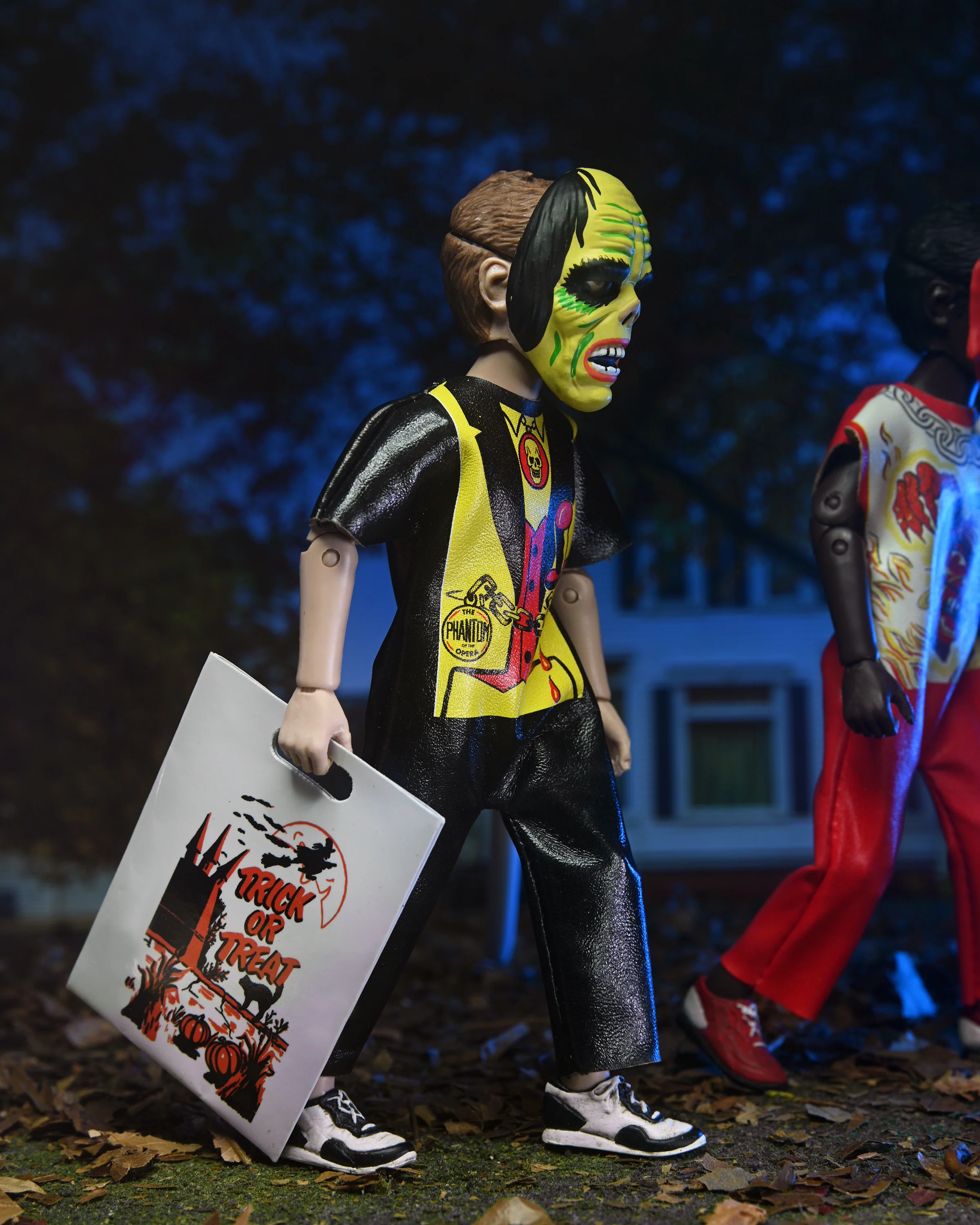 Ben Cooper Costume Kids Collection - Series 2 Costumed Action Figure Bundle (Devil V.2, Dracula, Vampire Girl, Phantom & Witch) - Image 16