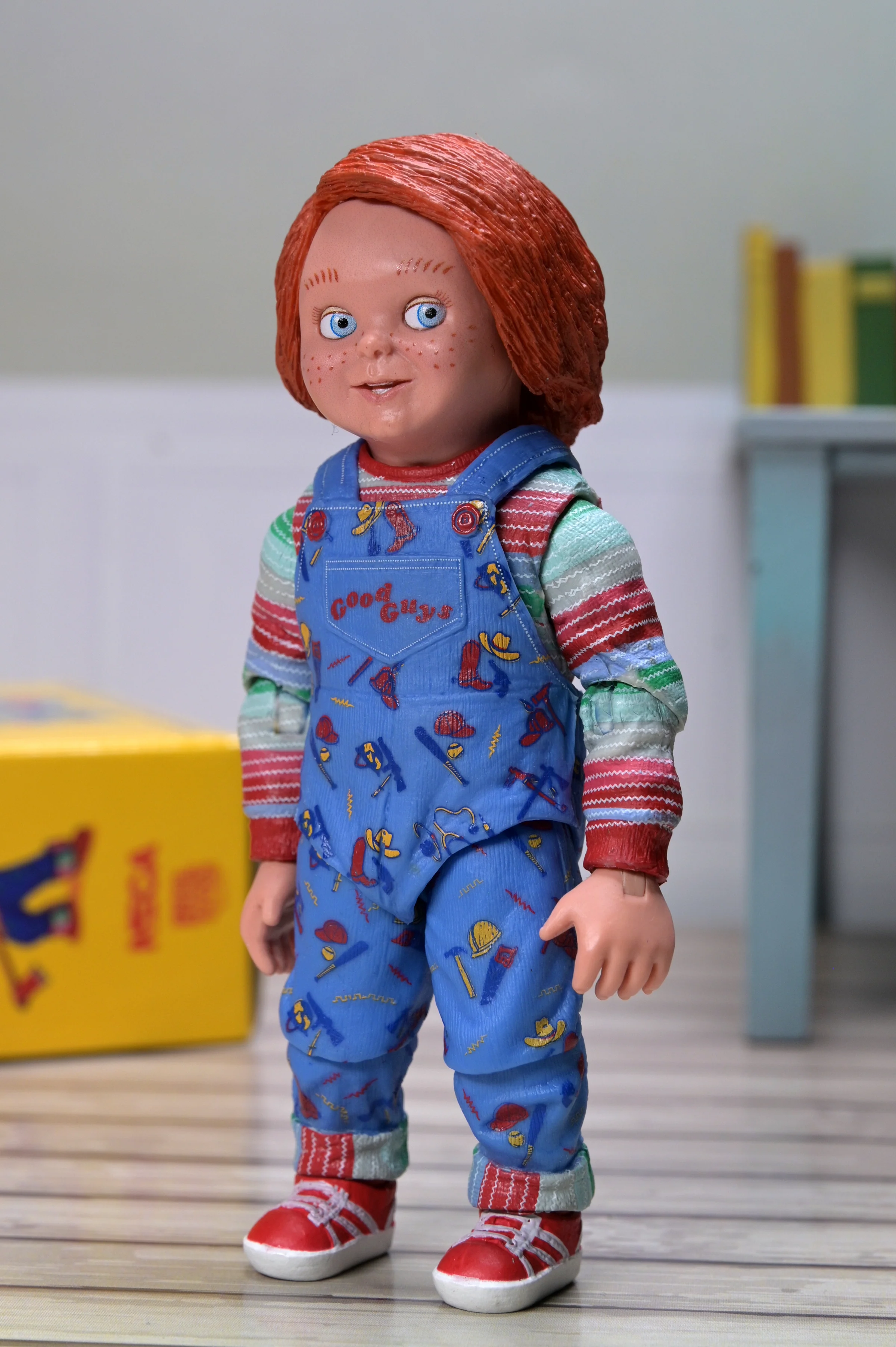 Child's Play 2 - Ultimate Chucky 7” Scale Action Figure - Image 3