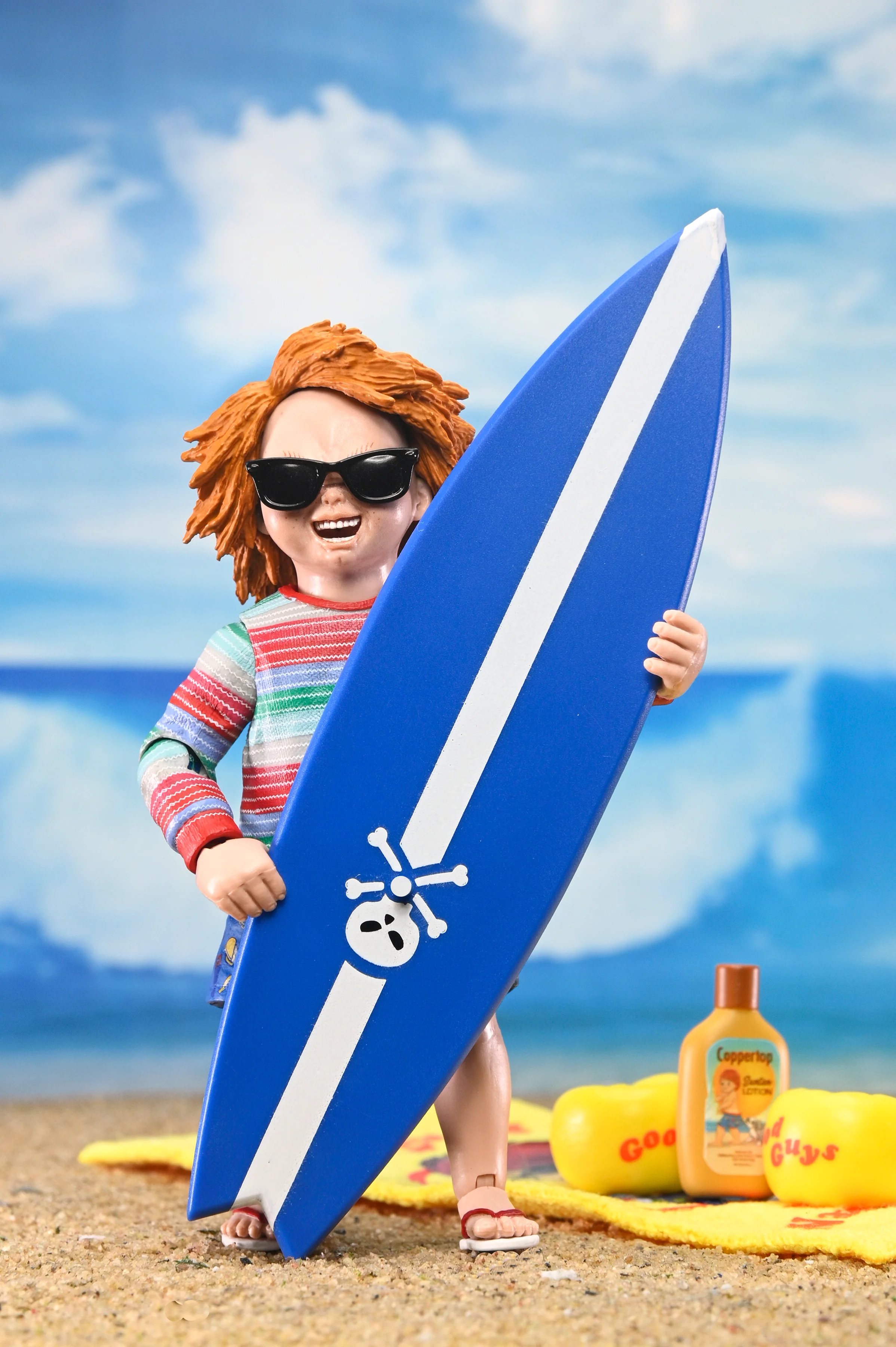 Child's Play 3 - Ultimate Surf's Up Chucky 7" Scale Action Figure (2025 Con Exclusive) (PRE-ORDER) - Image 4