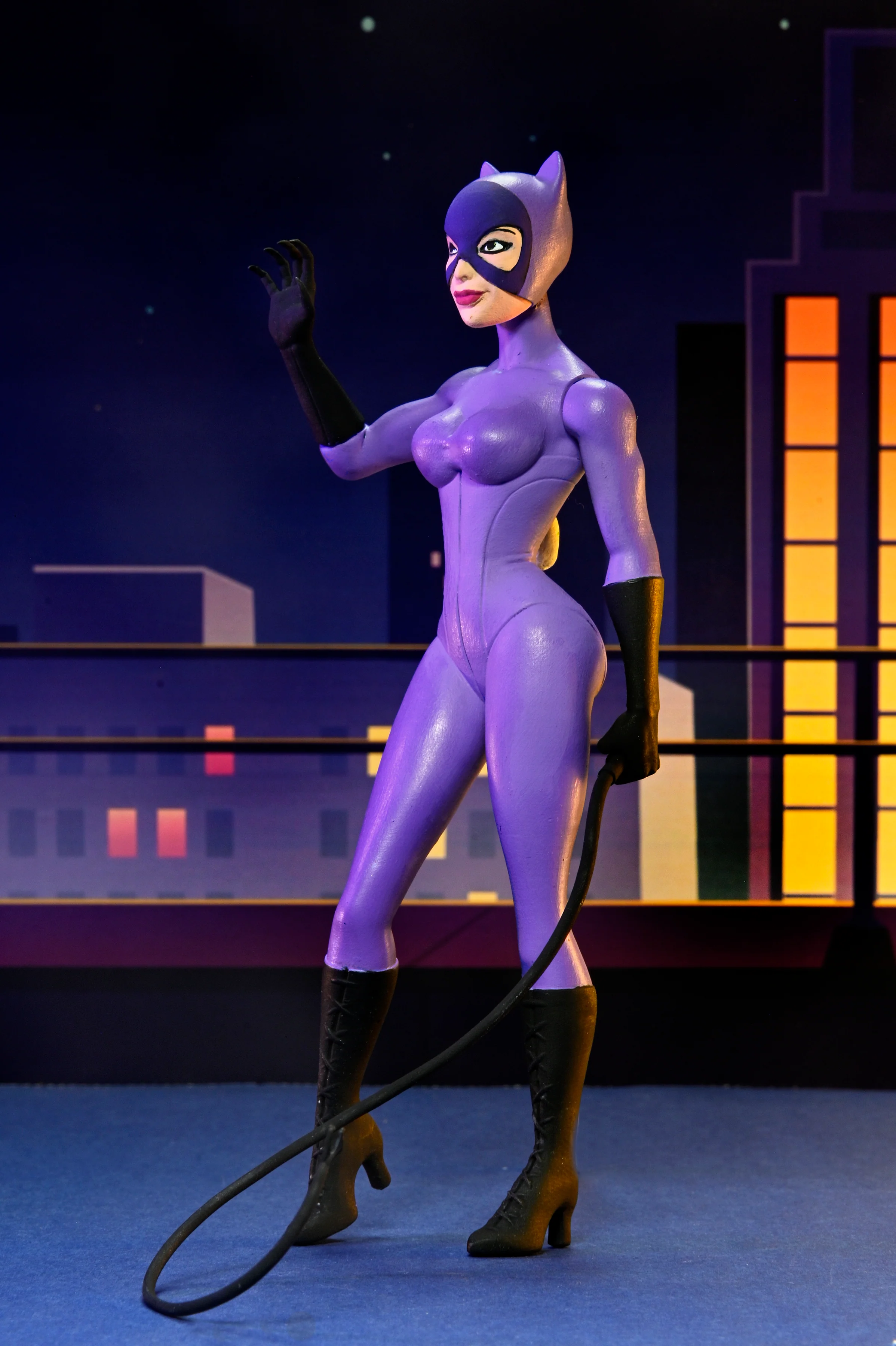 DC Comics (Classic Comics) - Toony Classics Catwoman 6" Scale Action Figure (Purple Suit) - Image 3