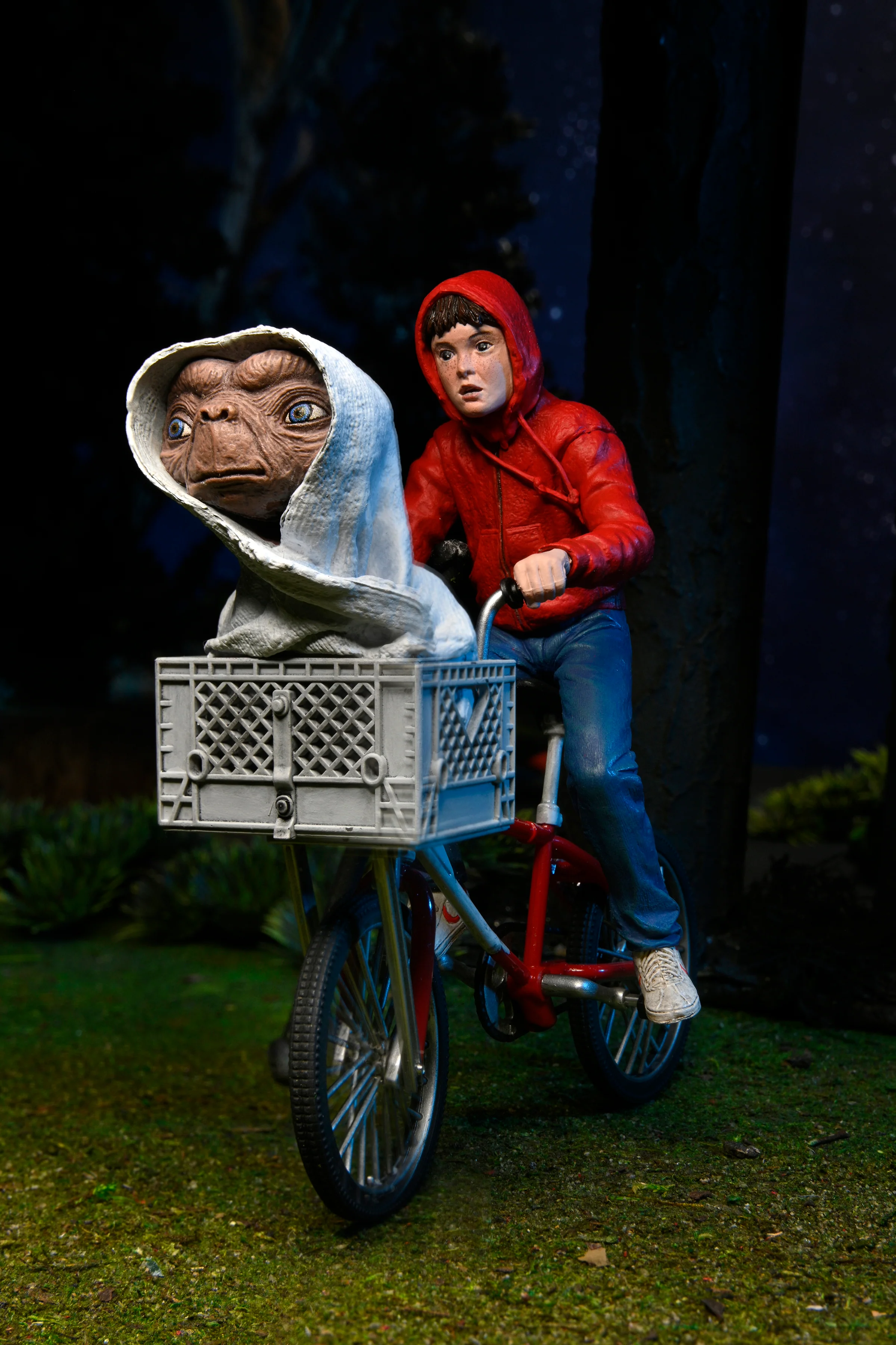 E.T. The Extra-Terrestrial - Elliott & E.T. on Bicycle (40th Anniversary) 7" Scale Action Figure