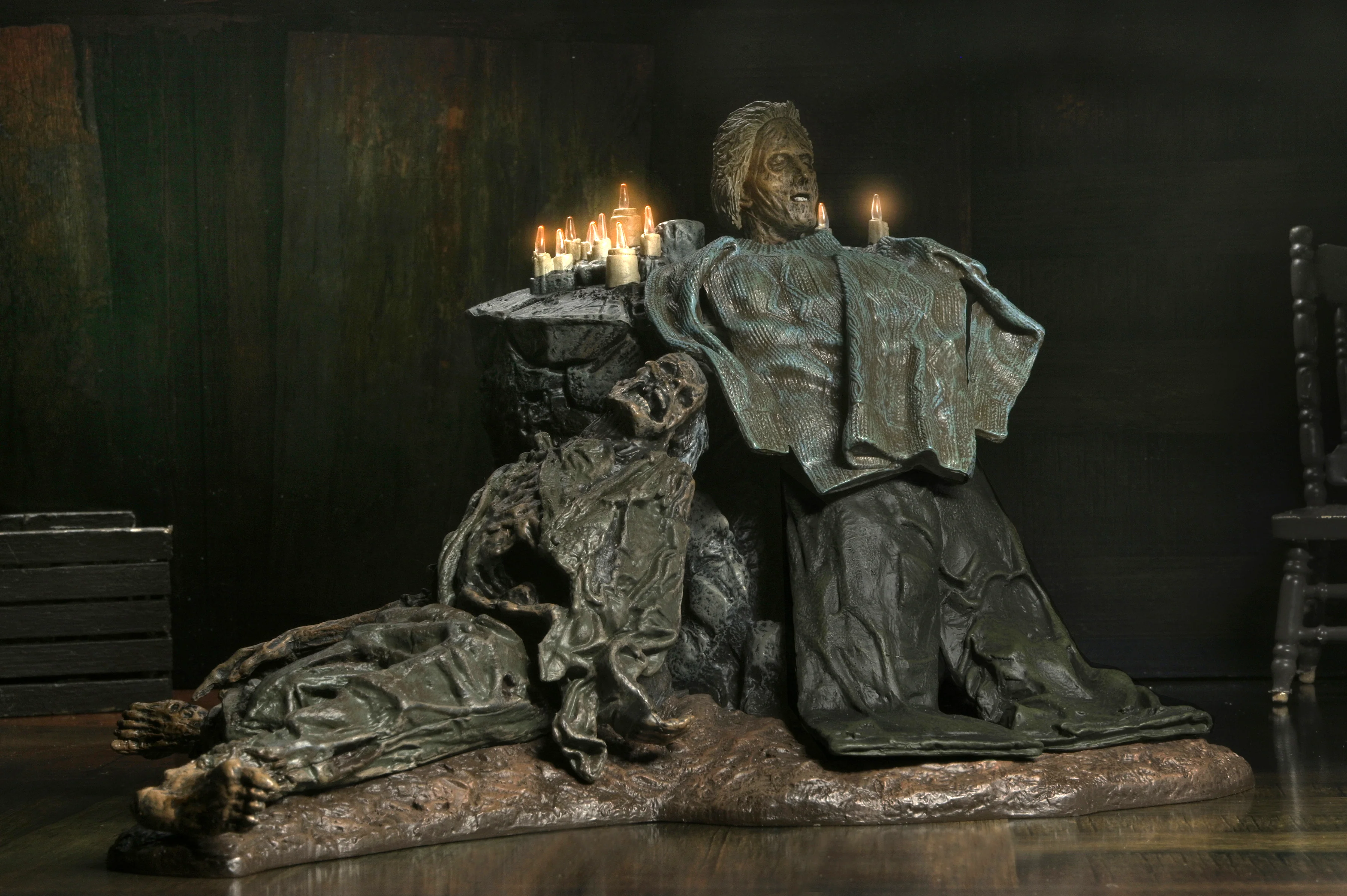 Friday the 13th: The Game - Pamela Shrine Diorama (PRE-ORDER) - Image 4