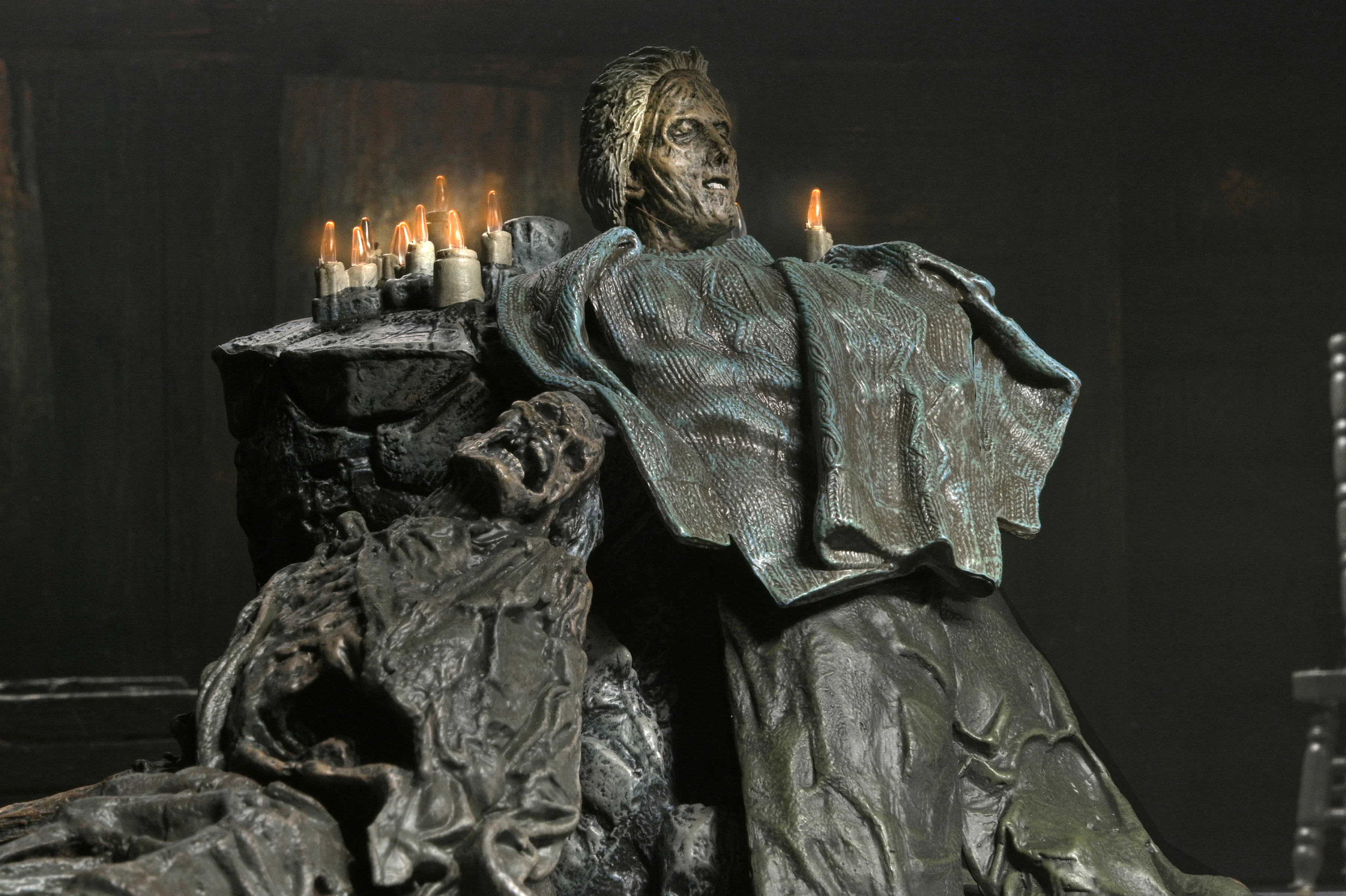 Friday the 13th: The Game - Pamela Shrine Diorama (PRE-ORDER) - Image 7