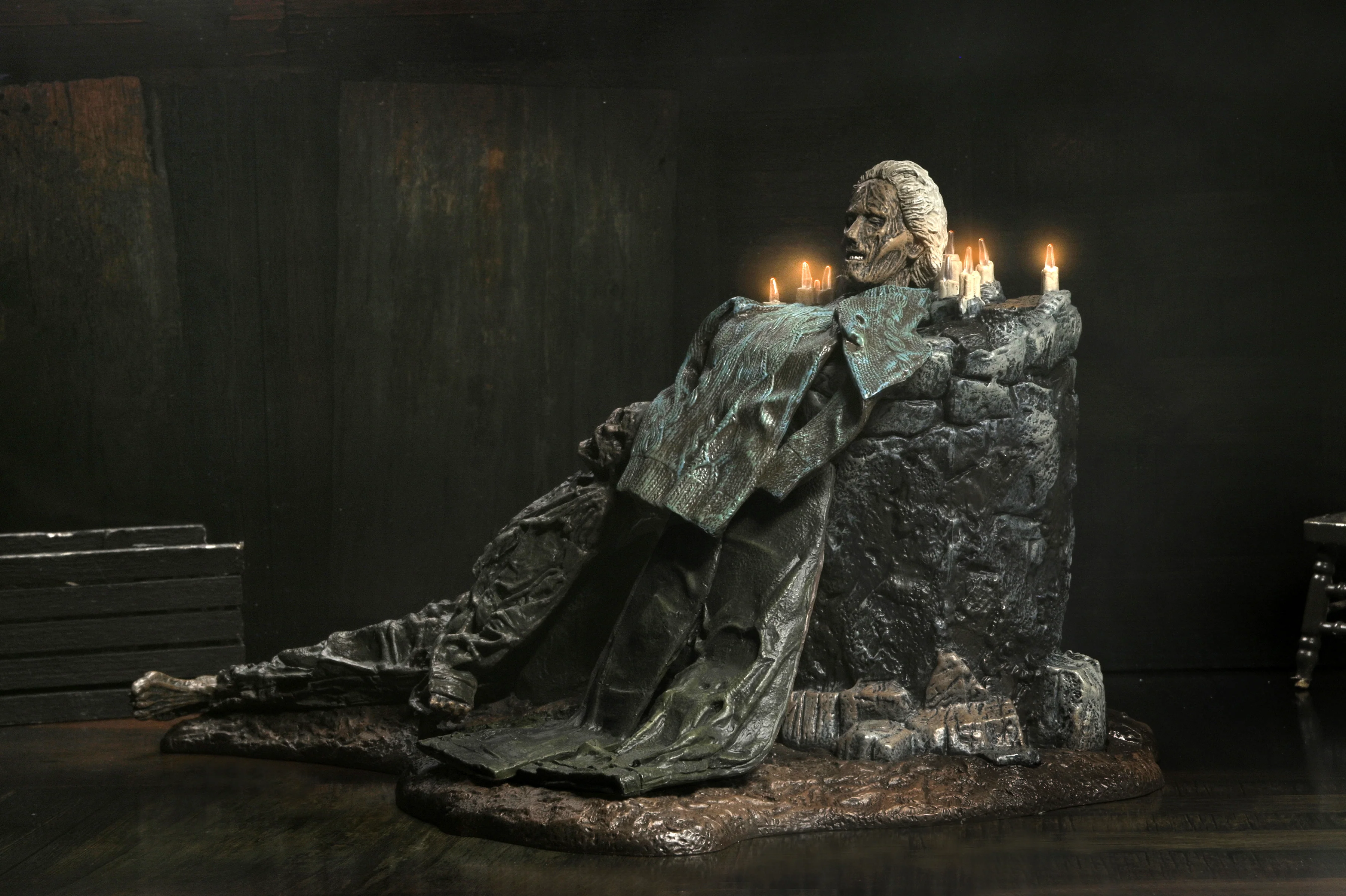 Friday the 13th: The Game - Pamela Shrine Diorama (PRE-ORDER) - Image 8