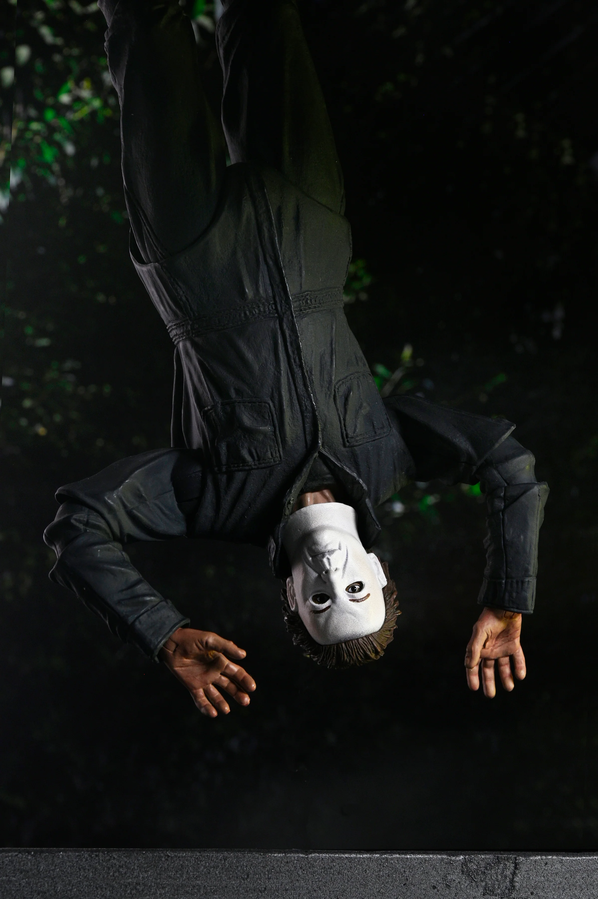Halloween: Resurrection - Ultimate Michael Myers 7" Scale Action Figure - Image 7