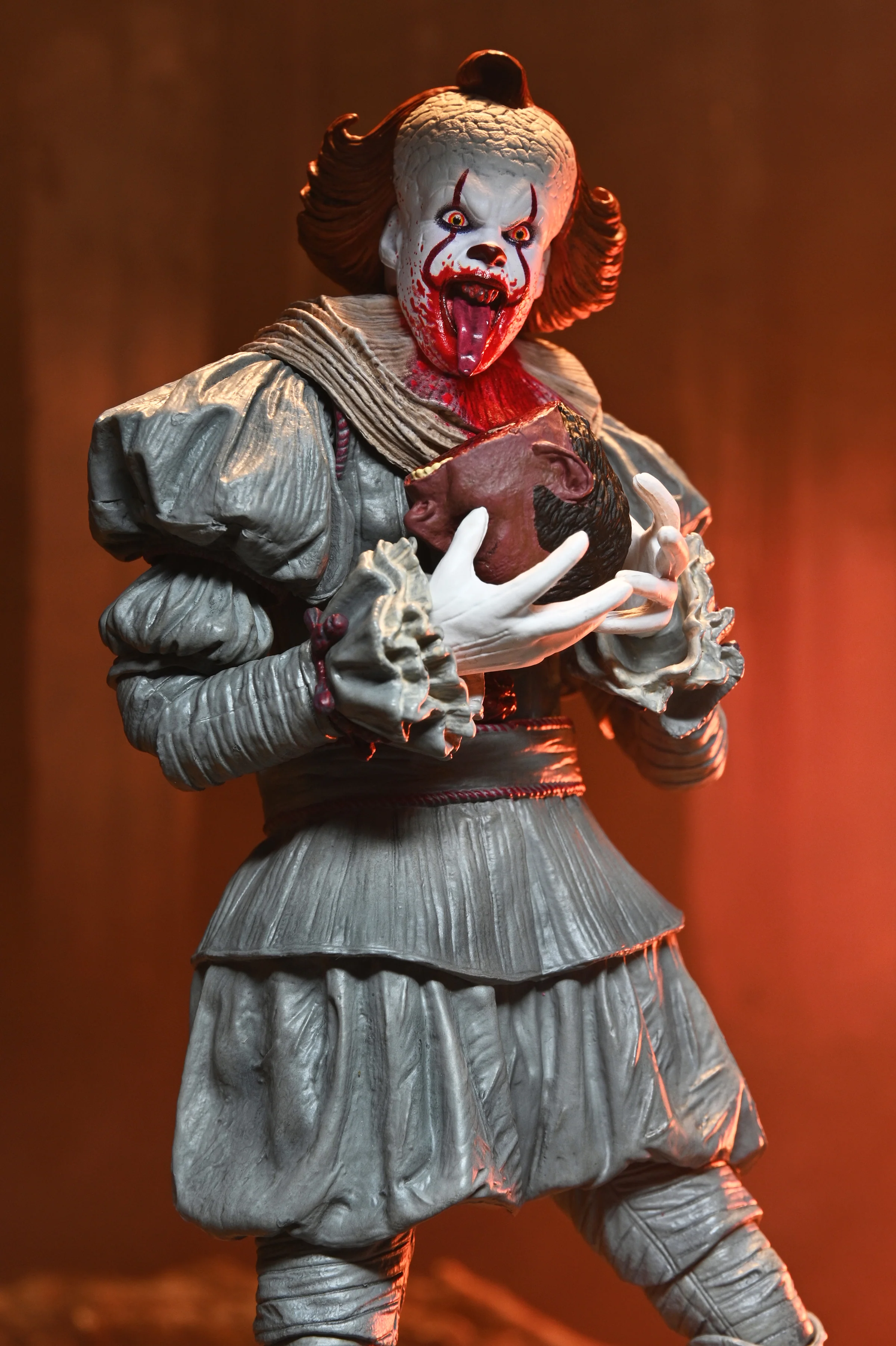 IT: Welcome to Derry - Ultimate Pennywise 7" Scale Action Figure (PRE-ORDER) - Image 4