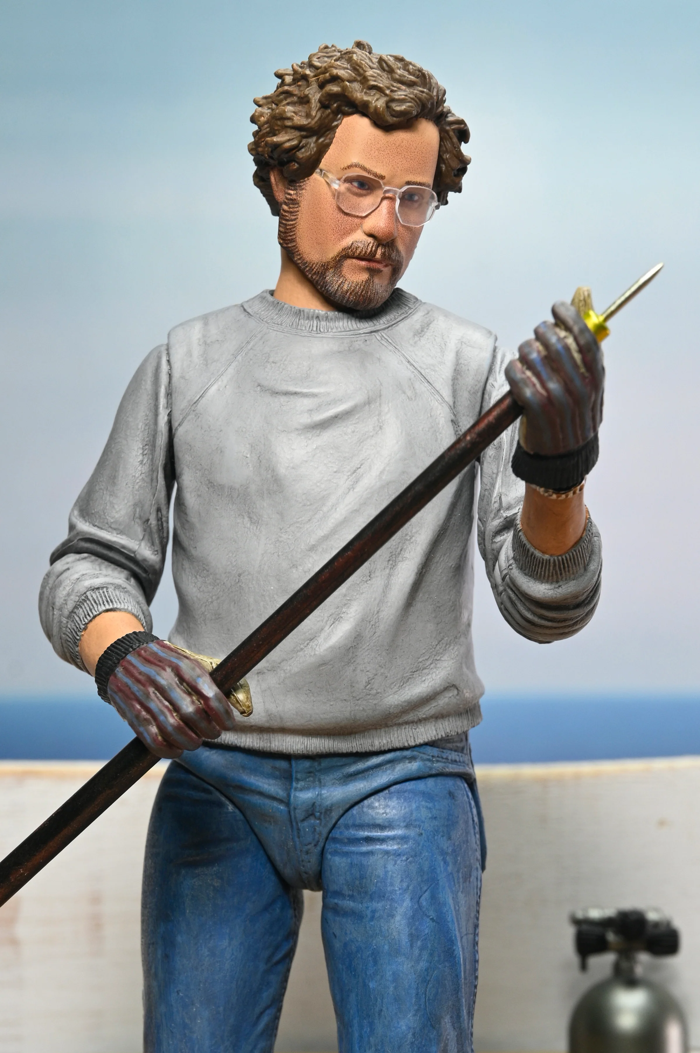 Jaws - 50th Anniversary Ultimate Matt Hooper (Amity Arrival) 7” Scale Action Figure - Image 2