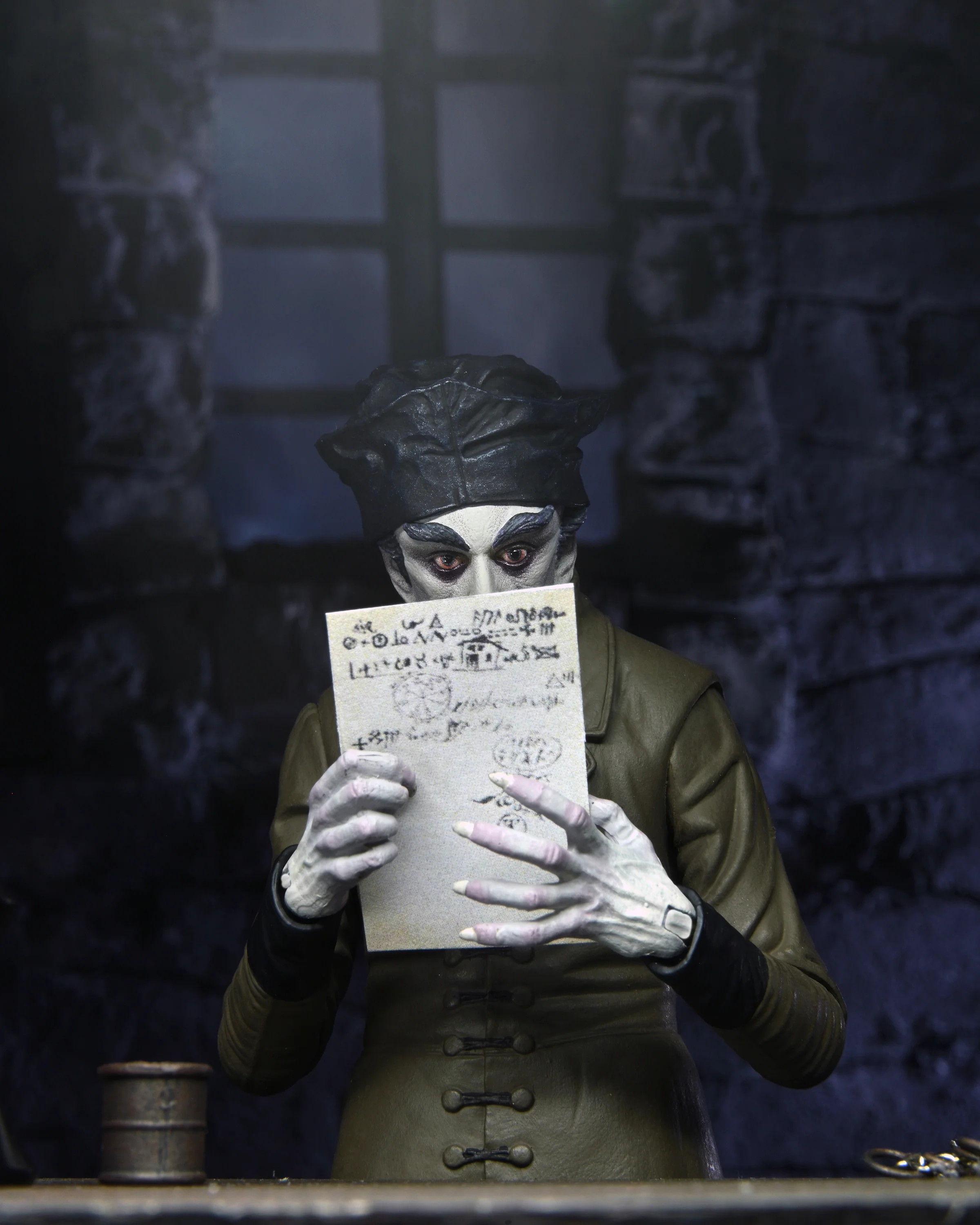 Nosferatu - Ultimate Count Orlok 7” Scale Action Figure (Color) - Image 6