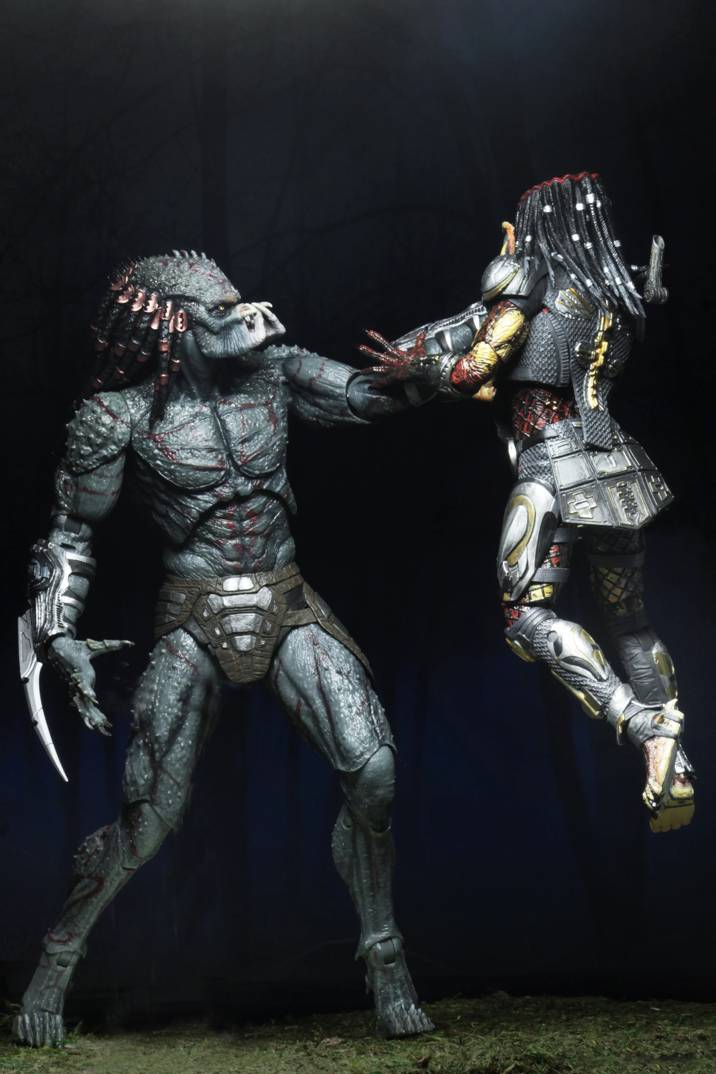 Predator (2018) - Deluxe Armored Assassin Predator 7" Scale Action Figure (12" Figure) - Image 7