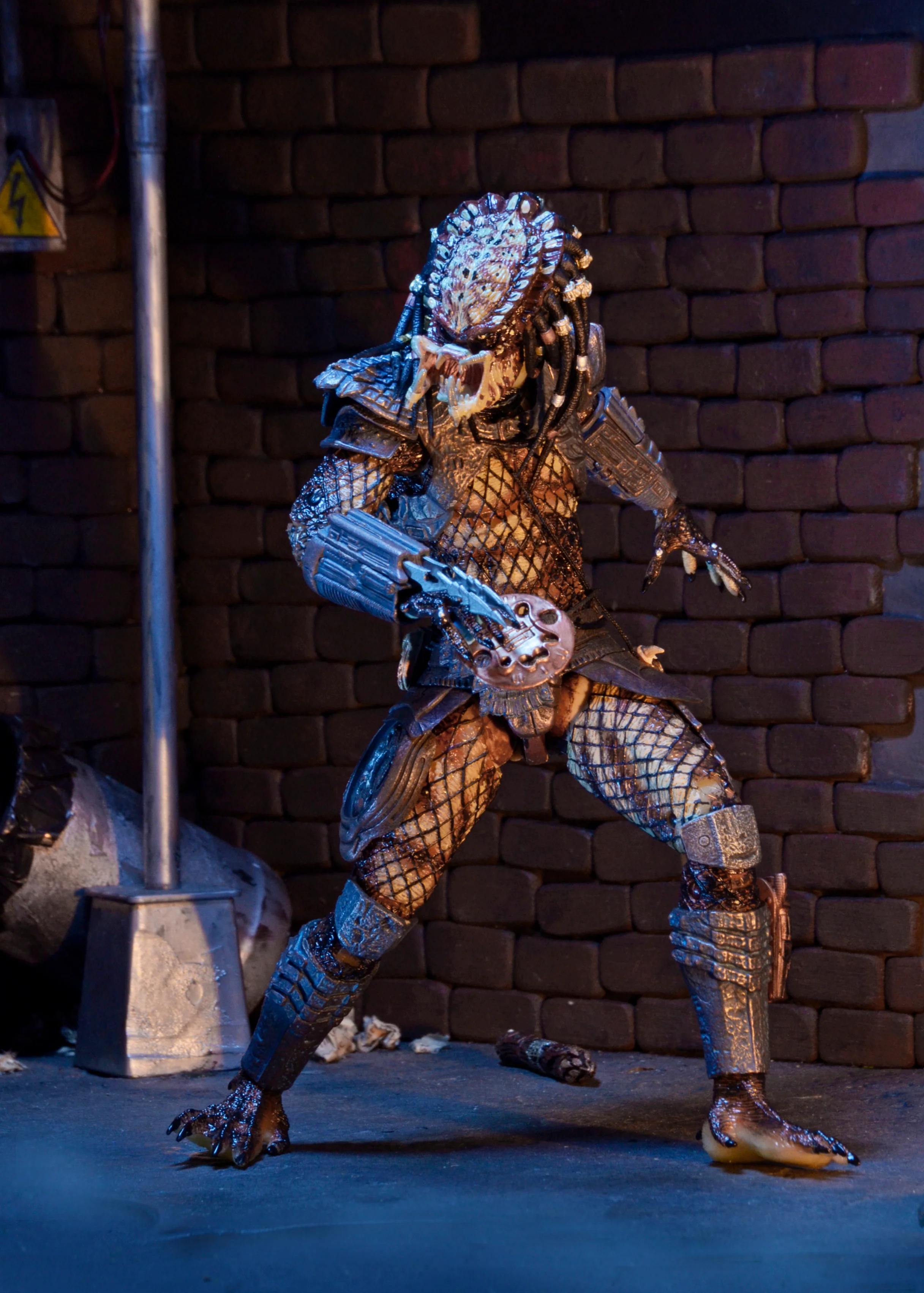 Predator - Ultimate City Hunter 7” Scale Action Figure (PRE-ORDER) - Image 2