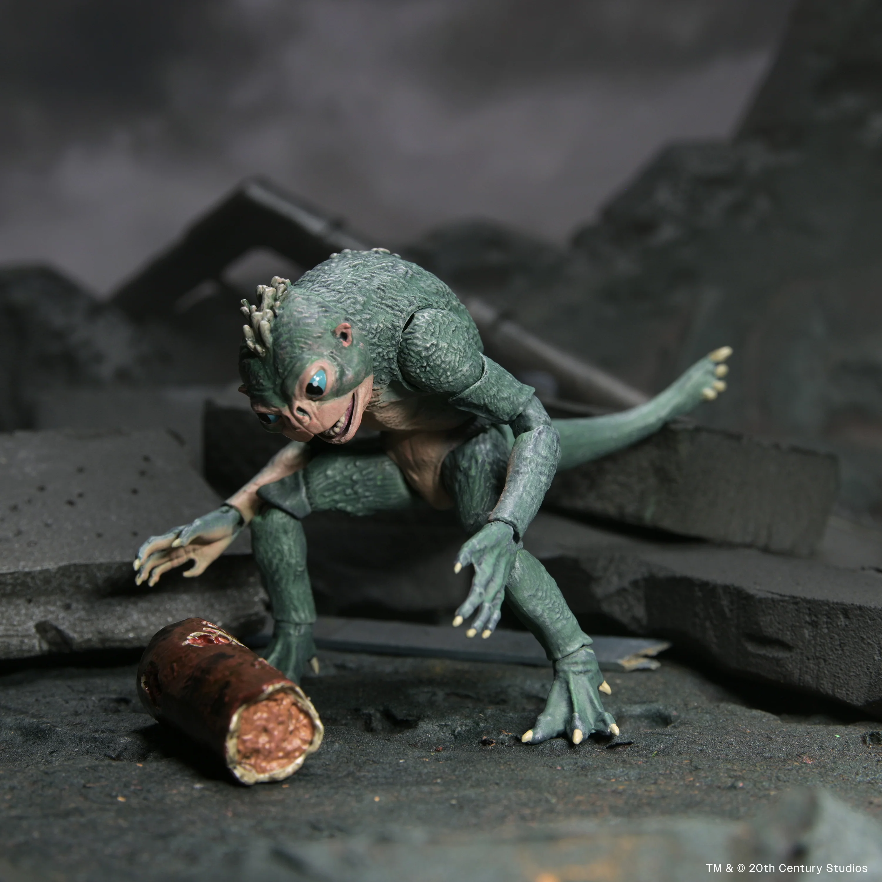 Predator: Badlands - Ultimate Thia & Bud 7" Scale Action Figures (PRE-ORDER) - Image 12