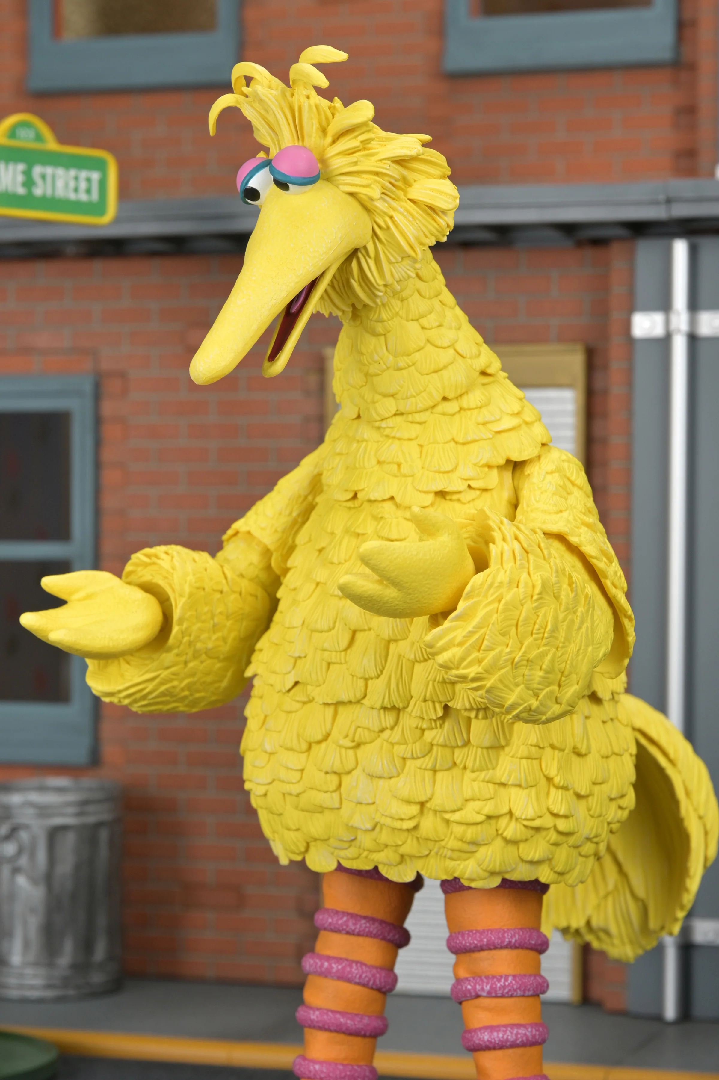 Sesame Street - Ultimate Big Bird 7” Scale Action Figure (PRE-ORDER) - Image 7