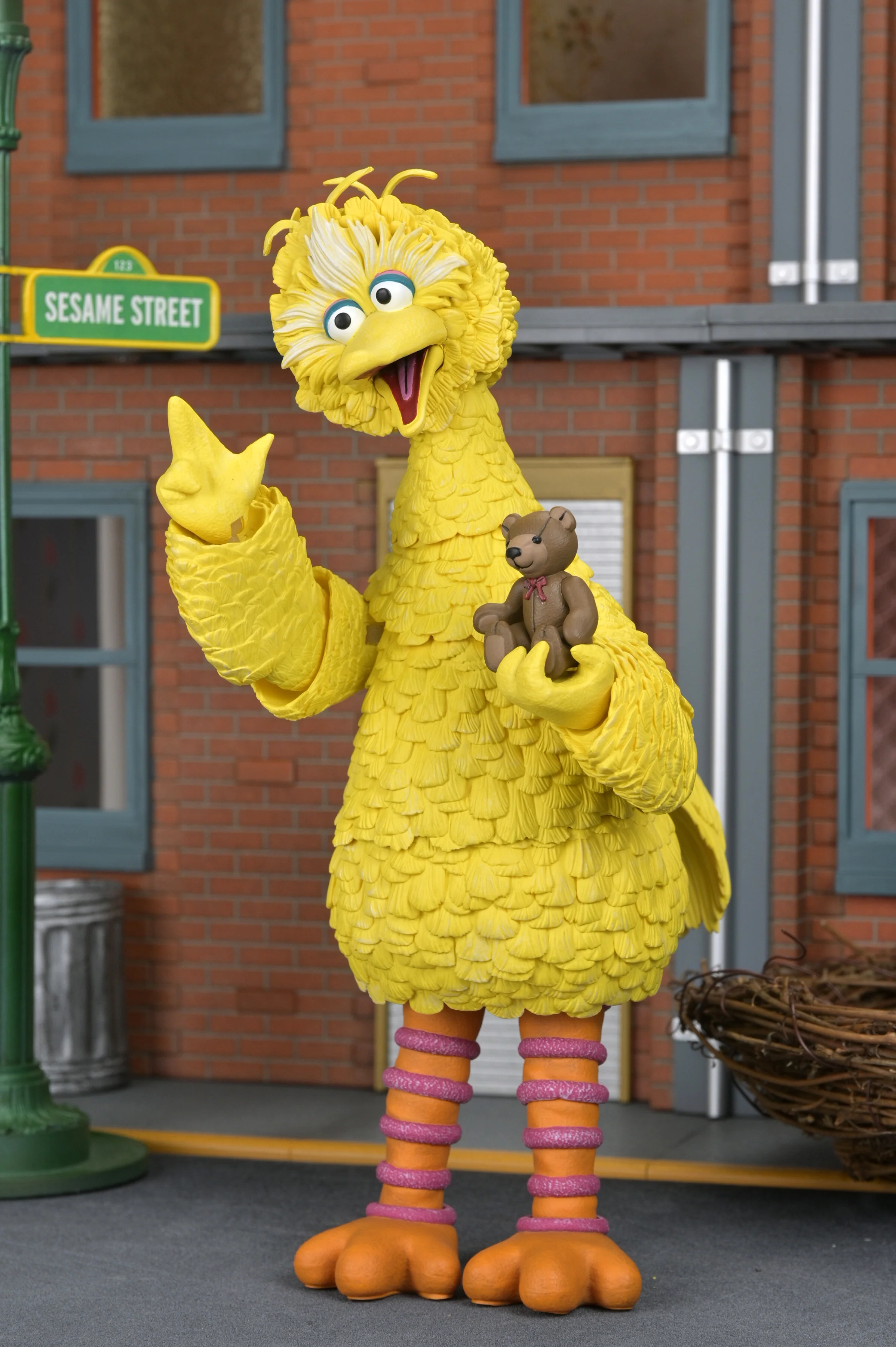 Sesame Street - Ultimate Big Bird 7” Scale Action Figure (PRE-ORDER) - Image 8