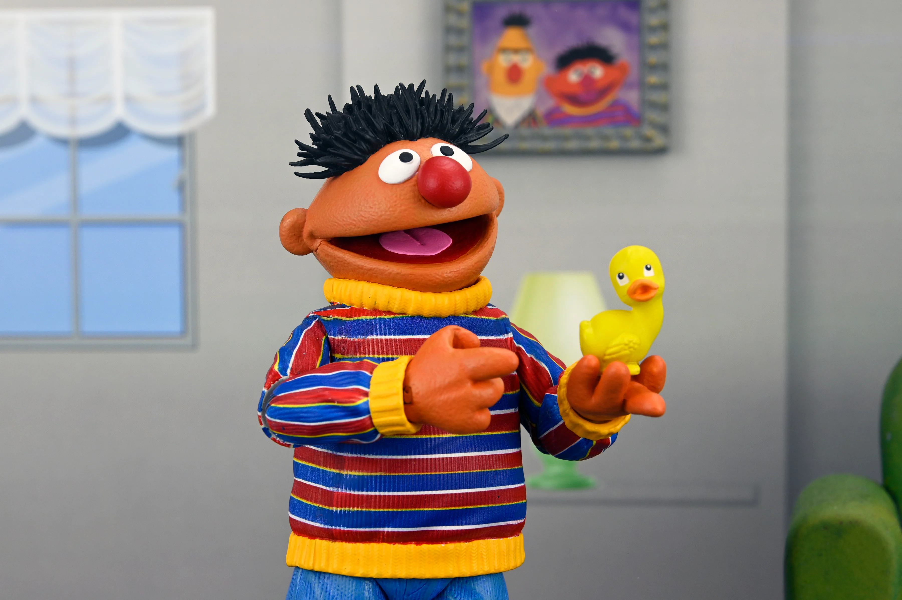 Sesame Street - Ultimate Ernie 7” Scale Action Figure - Image 6