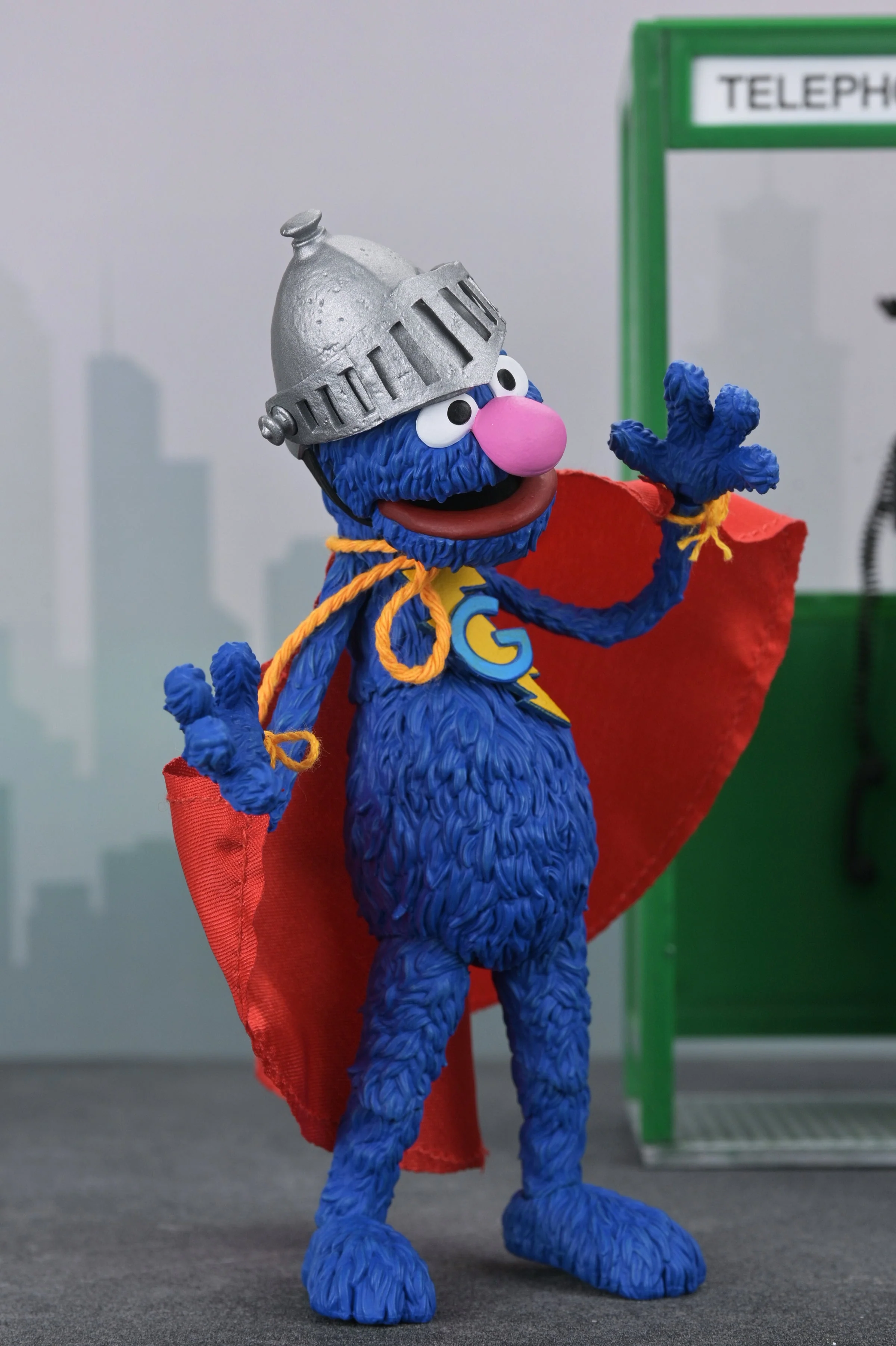 Sesame Street - Ultimate Super Grover 7" Scale Action Figure - Image 3