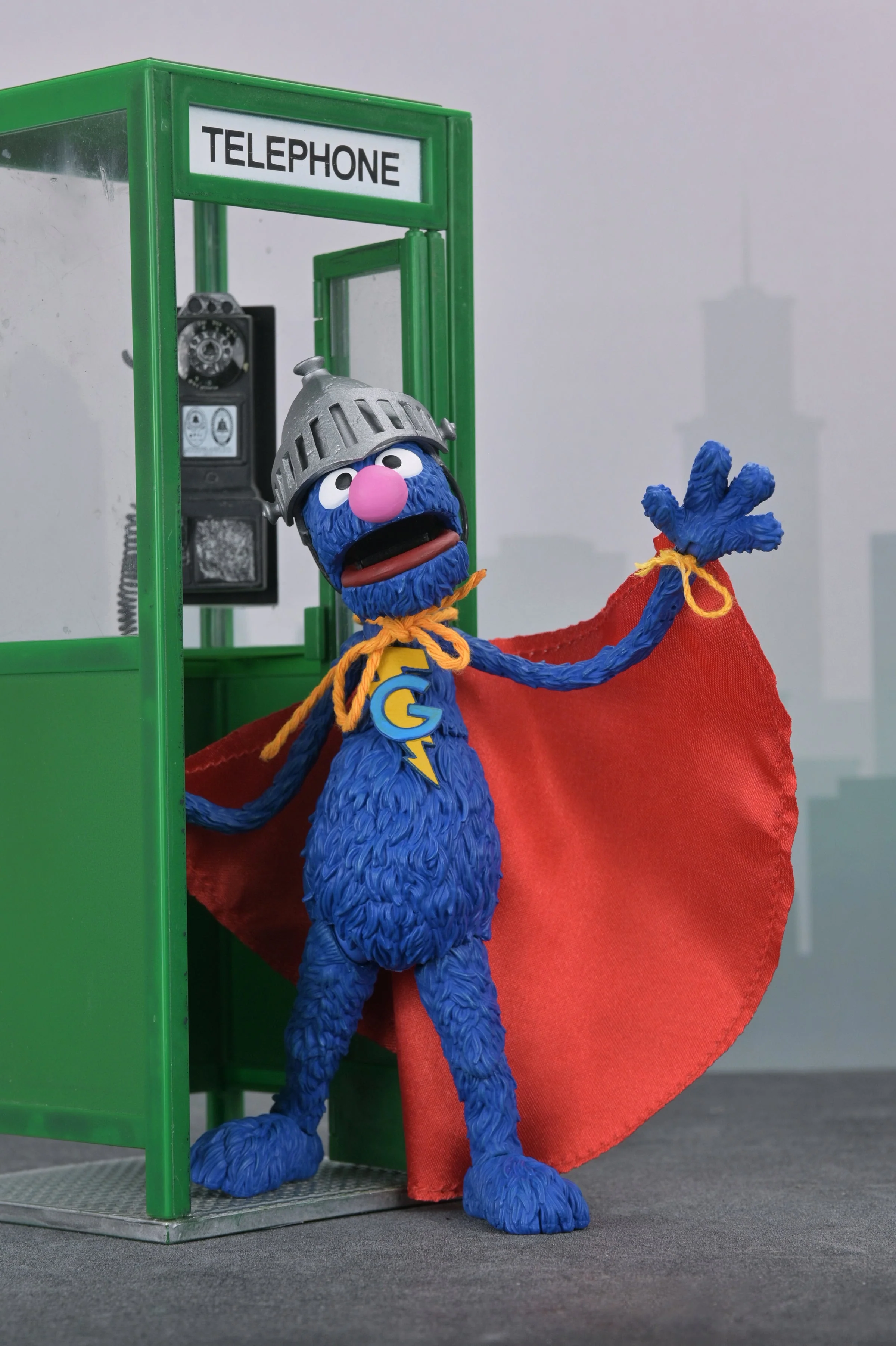 Sesame Street - Ultimate Super Grover 7" Scale Action Figure - Image 4