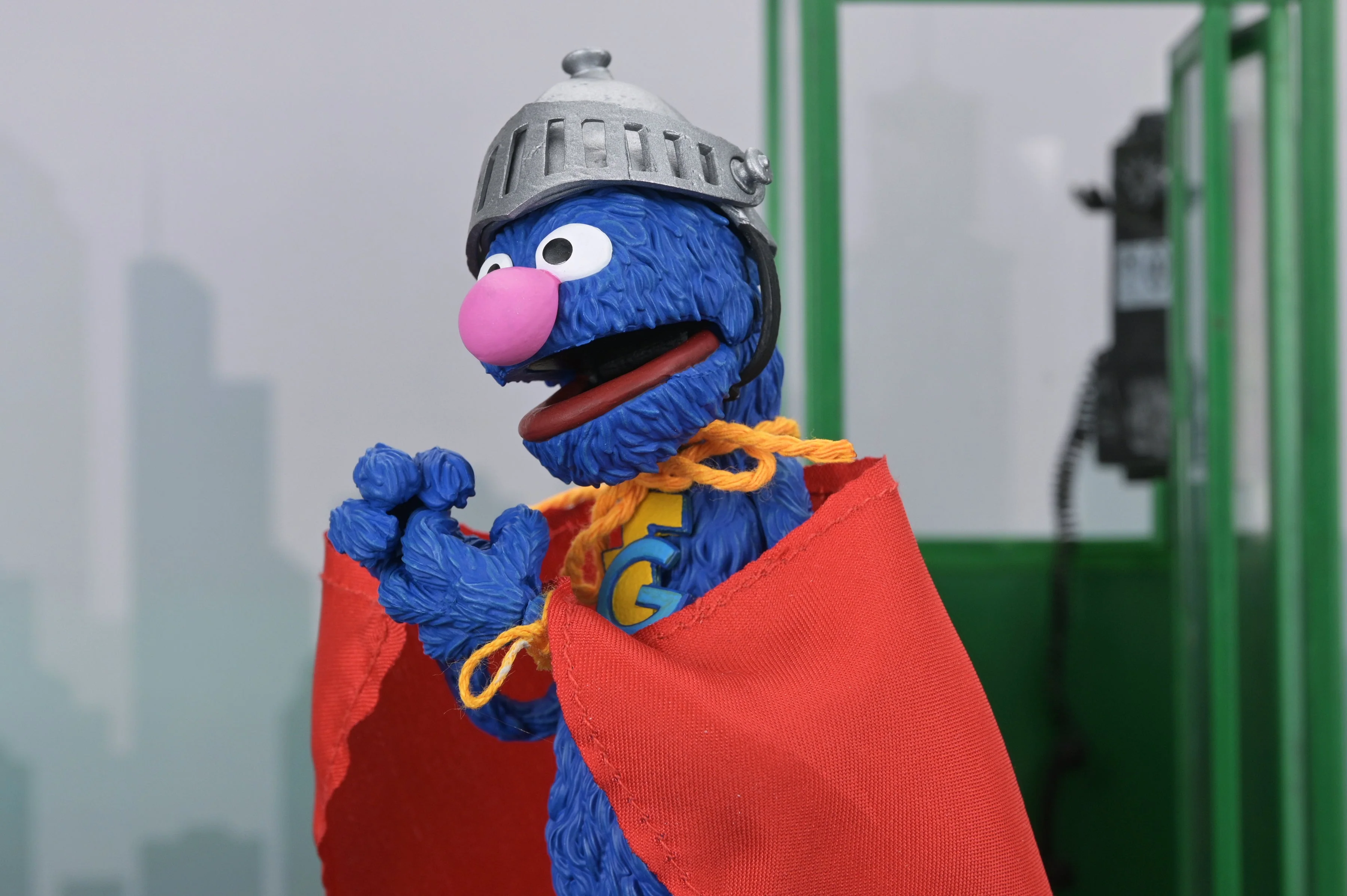 Sesame Street - Ultimate Super Grover 7" Scale Action Figure - Image 9