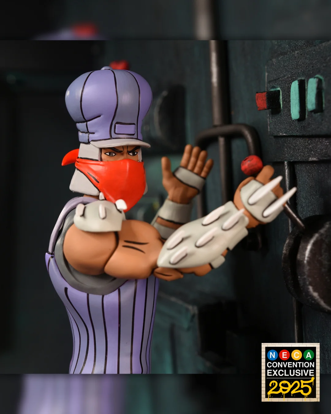 Teenage Mutant Ninja Turtles (1987 Cartoon) - Ultimate Train Track Takedown Shredder 7” Scale Action Figure (2025 CON EXCLUSIVE) - Image 7