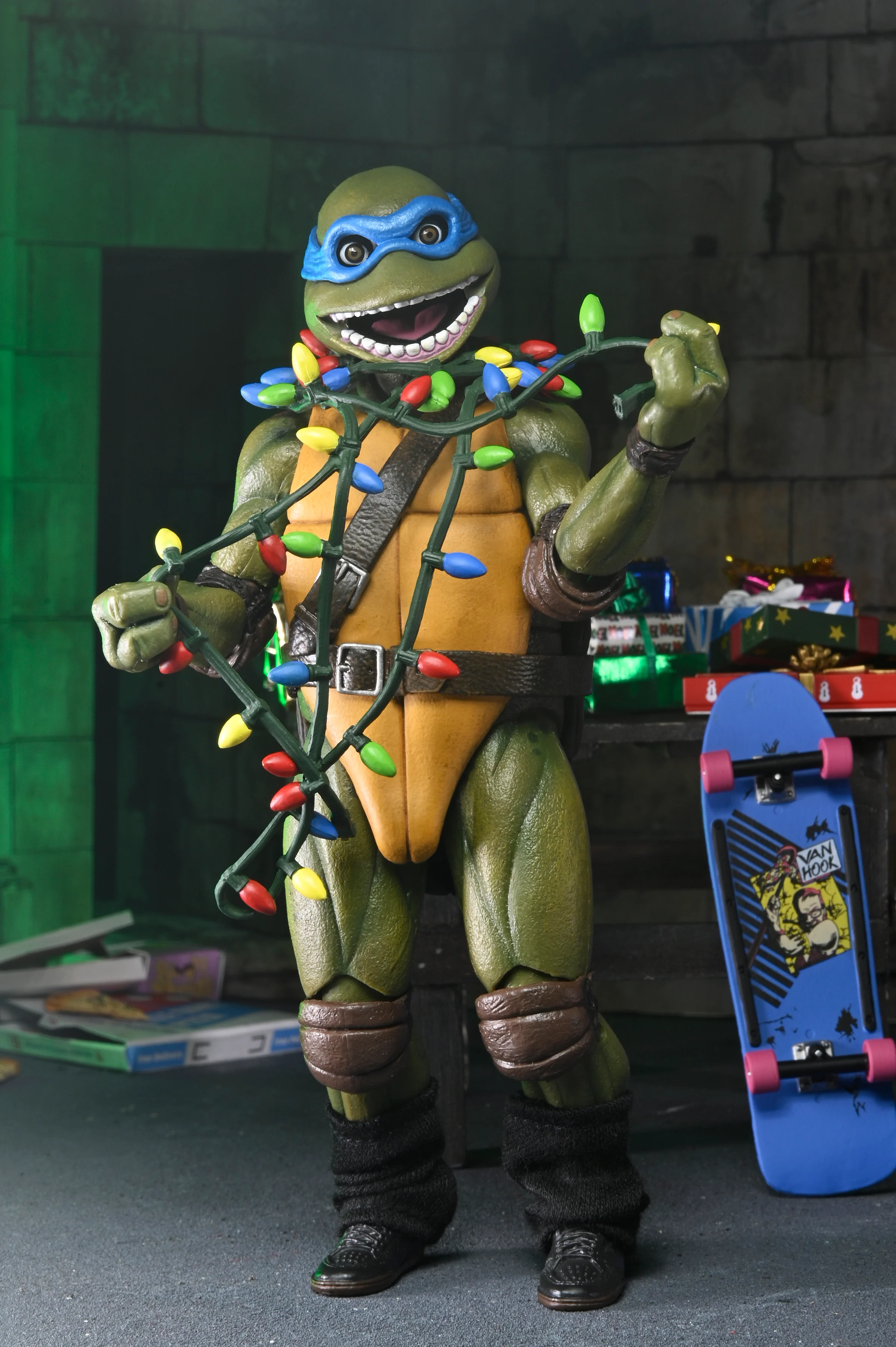 Teenage Mutant Ninja Turtles (1990 Movie) - Dimension X-Mas Vacation 7" Scale Action Figure (4-Pack) - Image 5