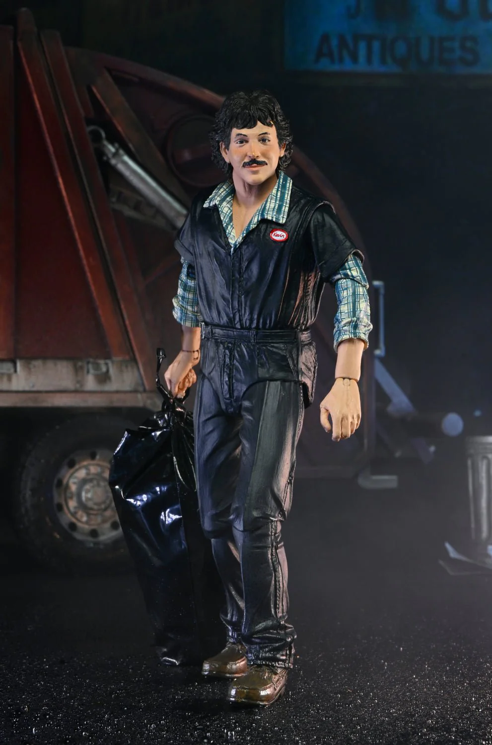 Teenage Mutant Ninja Turtles (1990 Movie) - Kevin Eastman as Garbage Man 7” Scale Action Figure (2024 Con Exclusive) - Image 5
