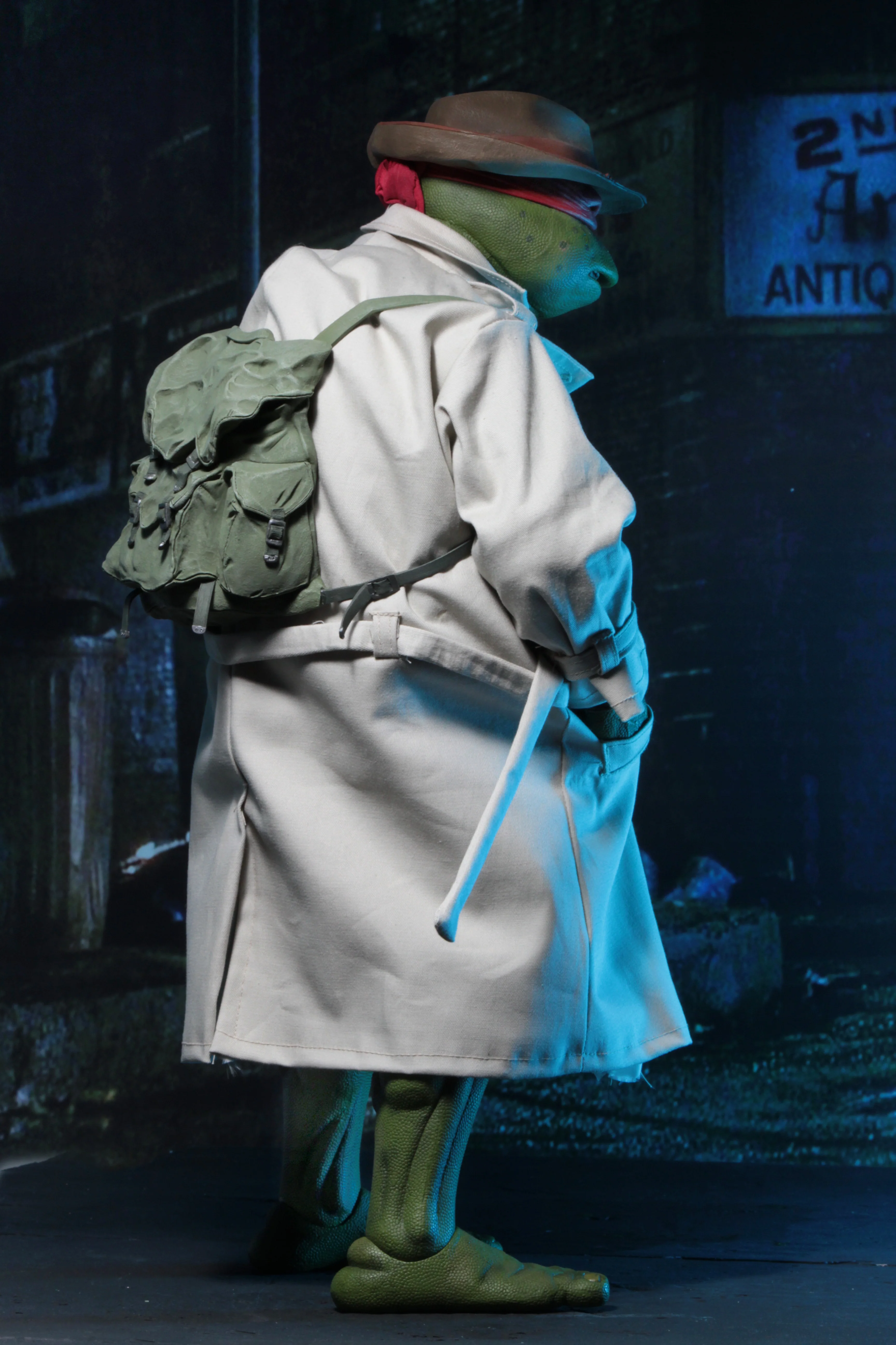 Teenage Mutant Ninja Turtles (1990 Movie) – Raphael (Disguise) 1/4 Scale Action Figure - Image 4