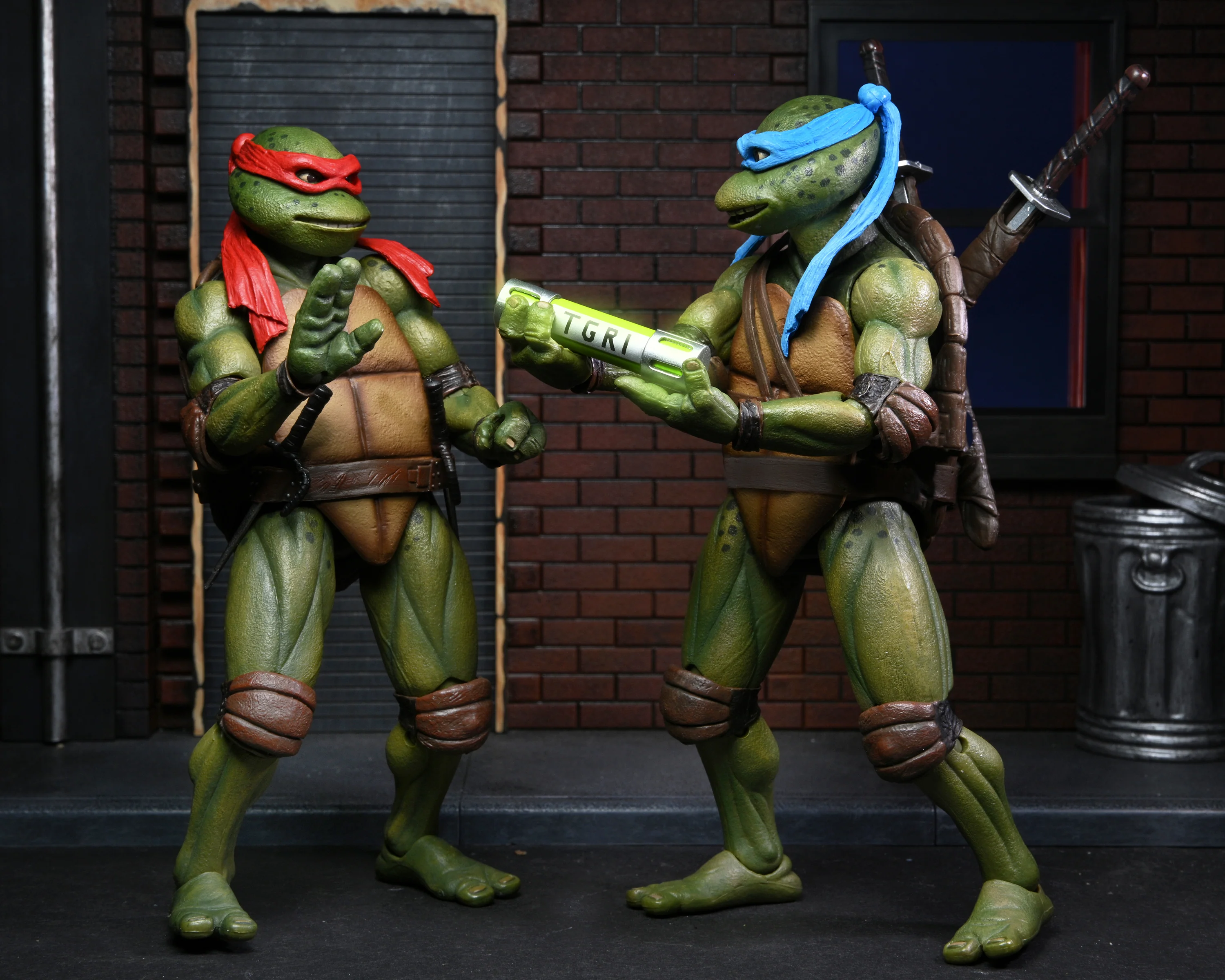 Teenage Mutant Ninja Turtles 2: Secrect of the Ooze - Leonardo & Raphael 7" Scale Action Figure (2 Pack) - Image 16