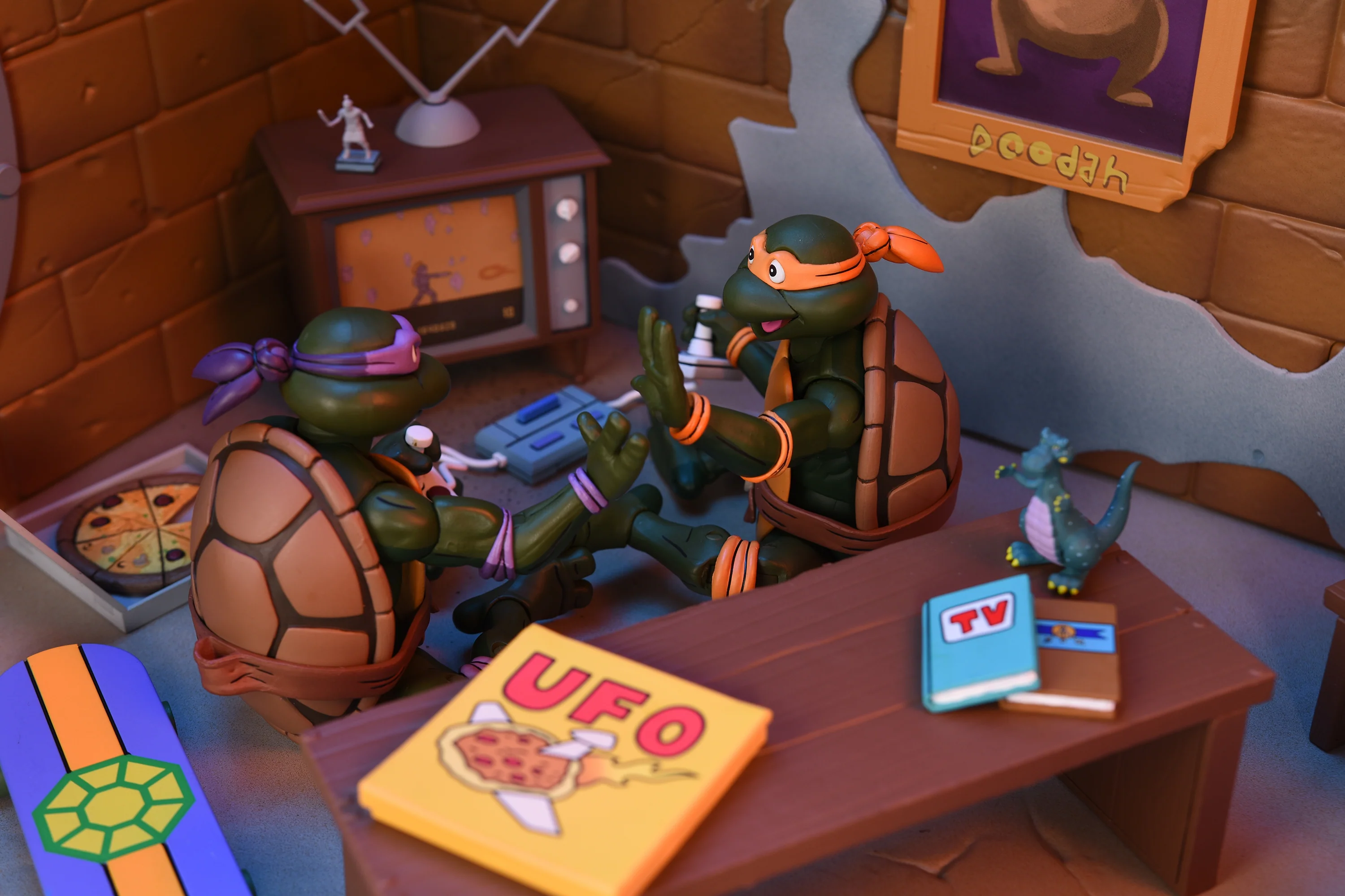 Teenage Mutant Ninja Turtles (Cartoon) - Sewer Lair - Living Room Diorama - Image 10