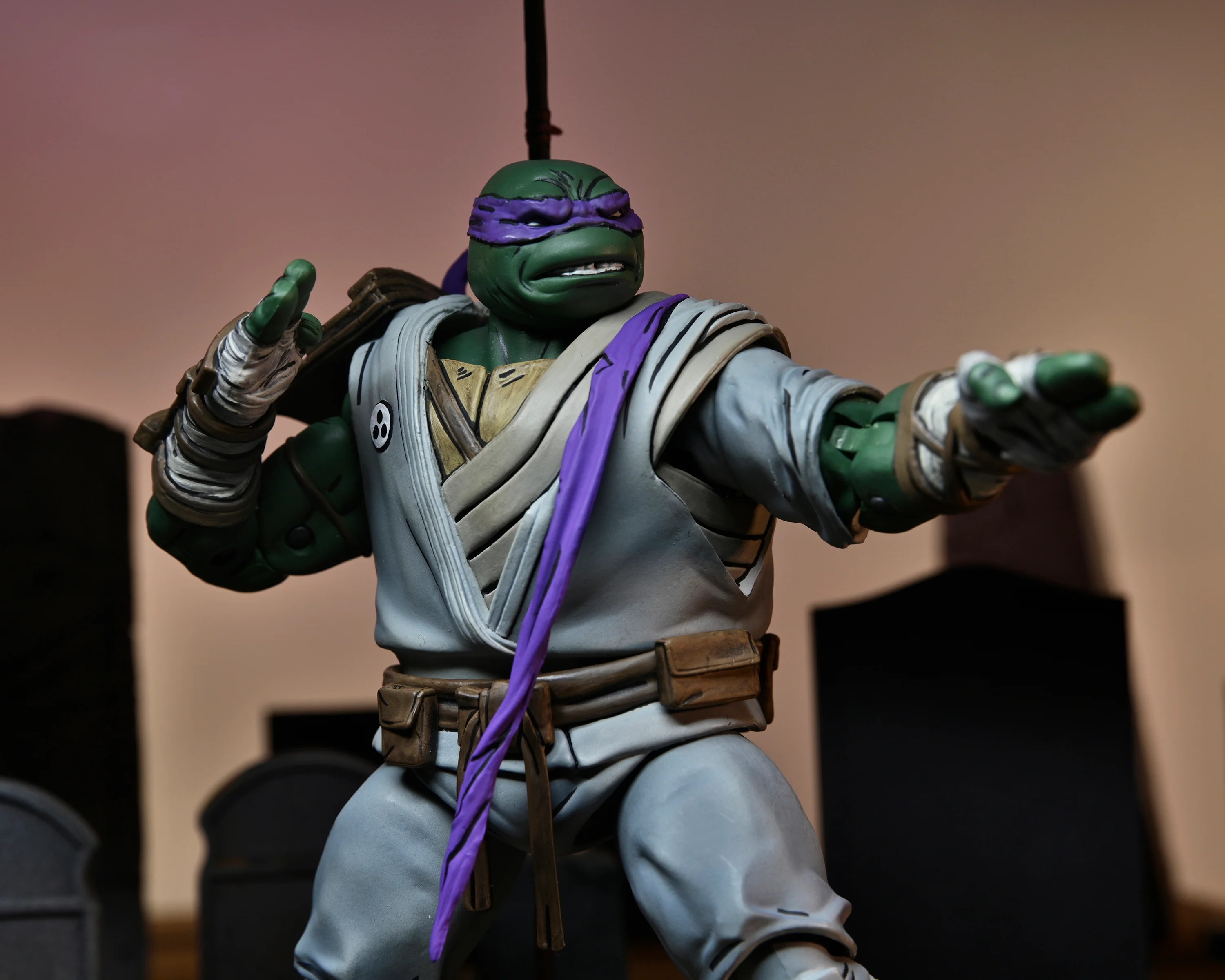 Teenage Mutant Ninja Turtles (The Last Ronin) - Ultimate Donatello 7" Scale Action Figure - Image 9