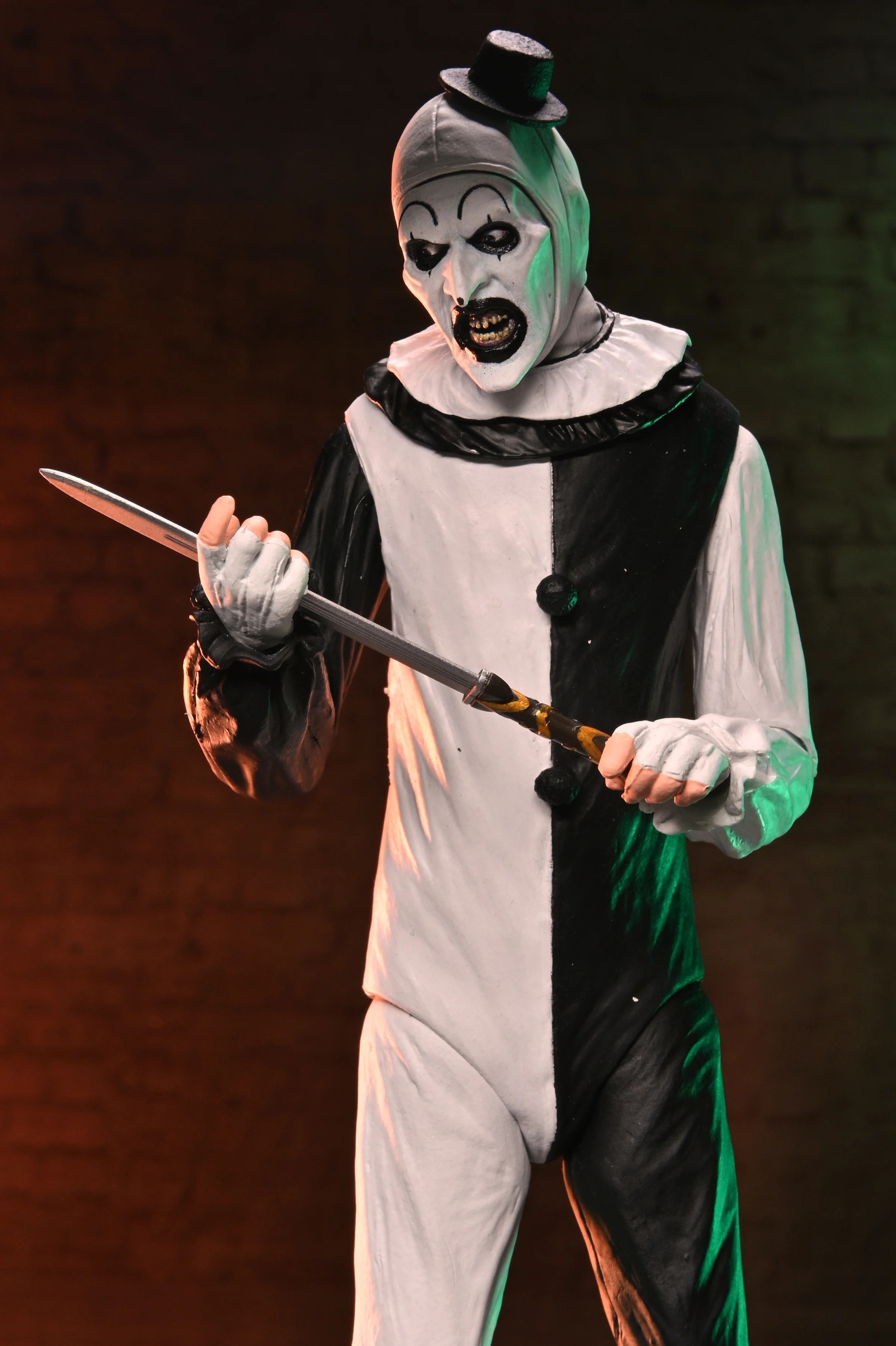 Terrifier 2 - Ultimate Art the Clown and The Little Pale Girl 7" Scale Action Figure 2-Pack (PRE-ORDER) - Image 10