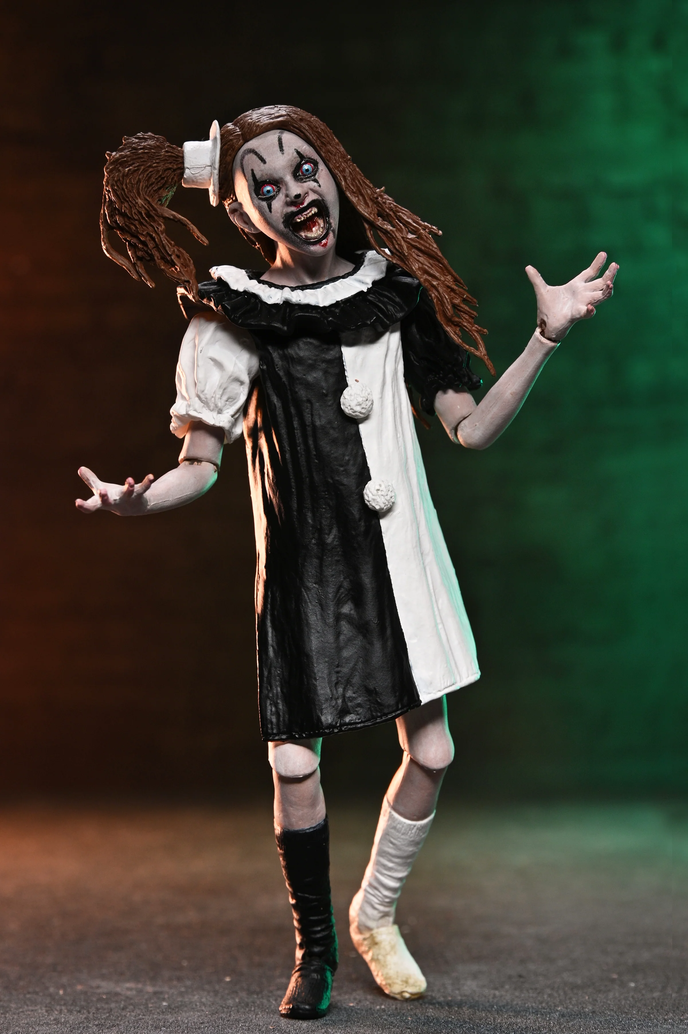 Terrifier 2 - Ultimate Art the Clown and The Little Pale Girl 7" Scale Action Figure 2-Pack (PRE-ORDER) - Image 12