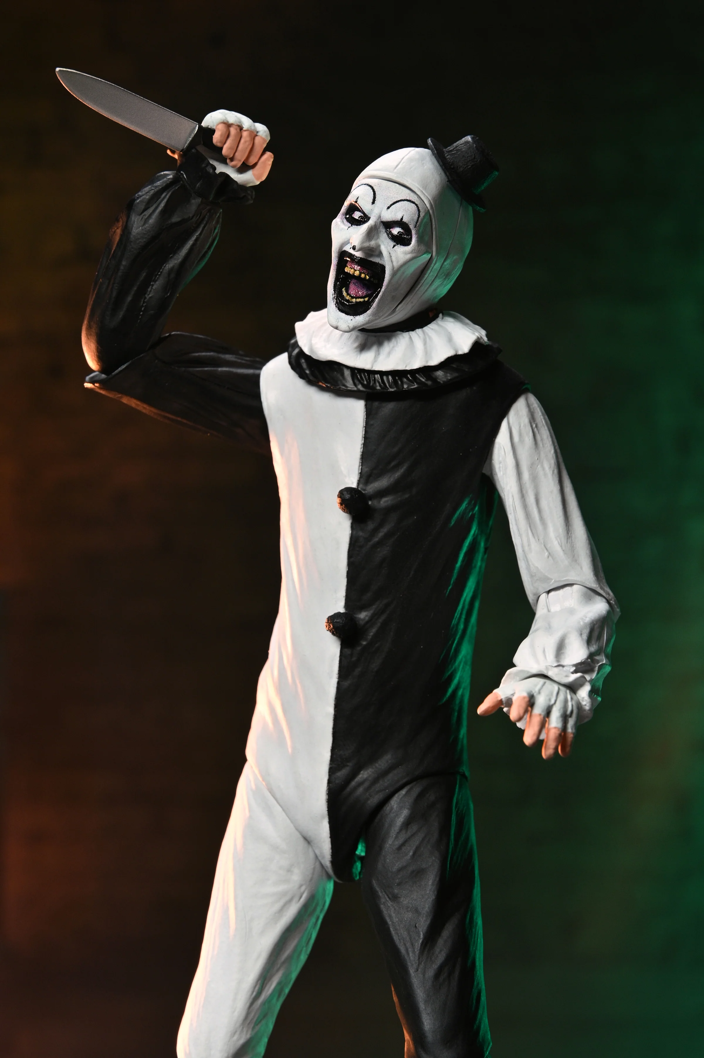 Terrifier 2 - Ultimate Art the Clown and The Little Pale Girl 7" Scale Action Figure 2-Pack (PRE-ORDER) - Image 13