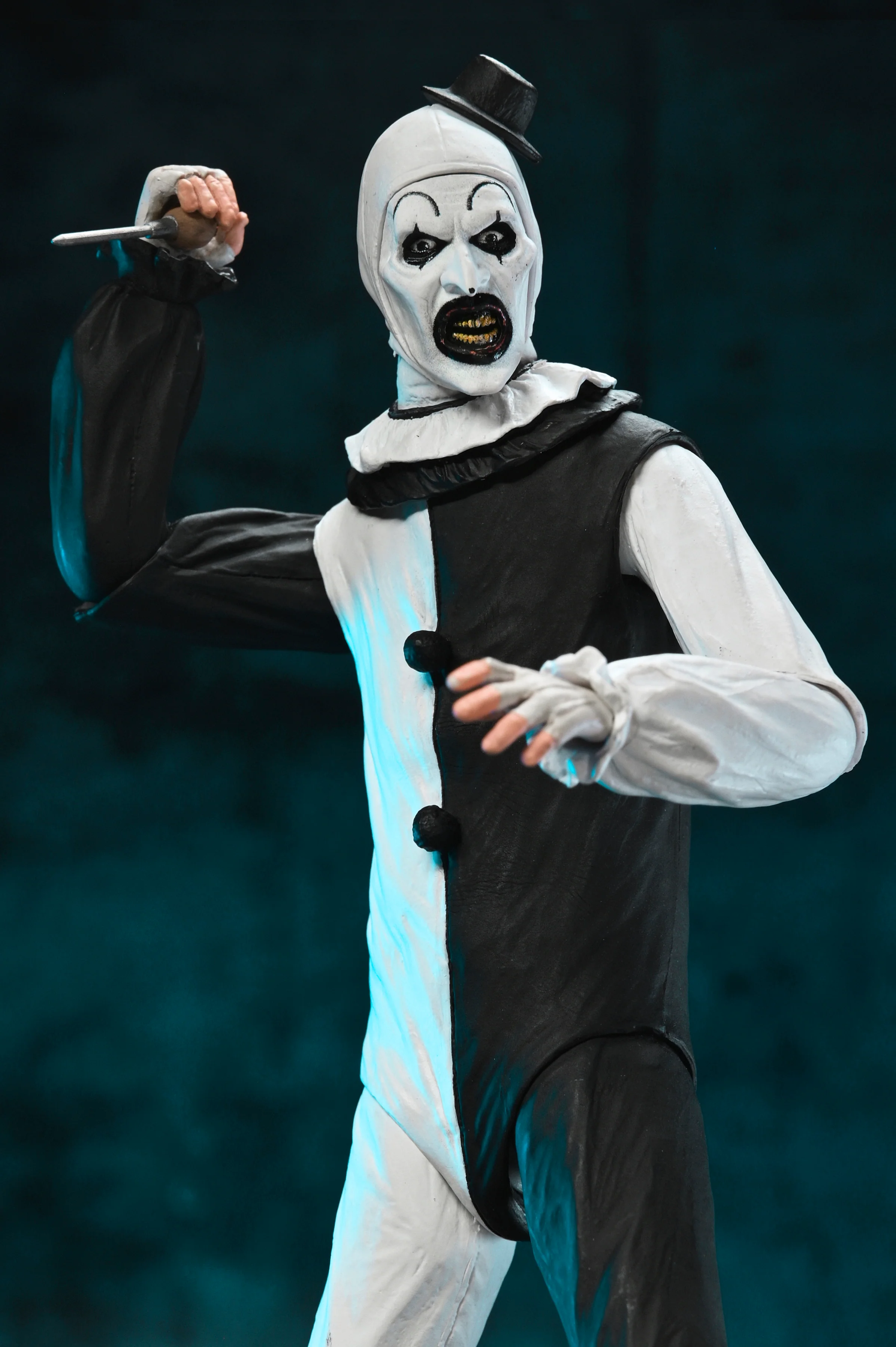 Terrifier - Ultimate Art the Clown 7" Scale Action Figure - Image 5