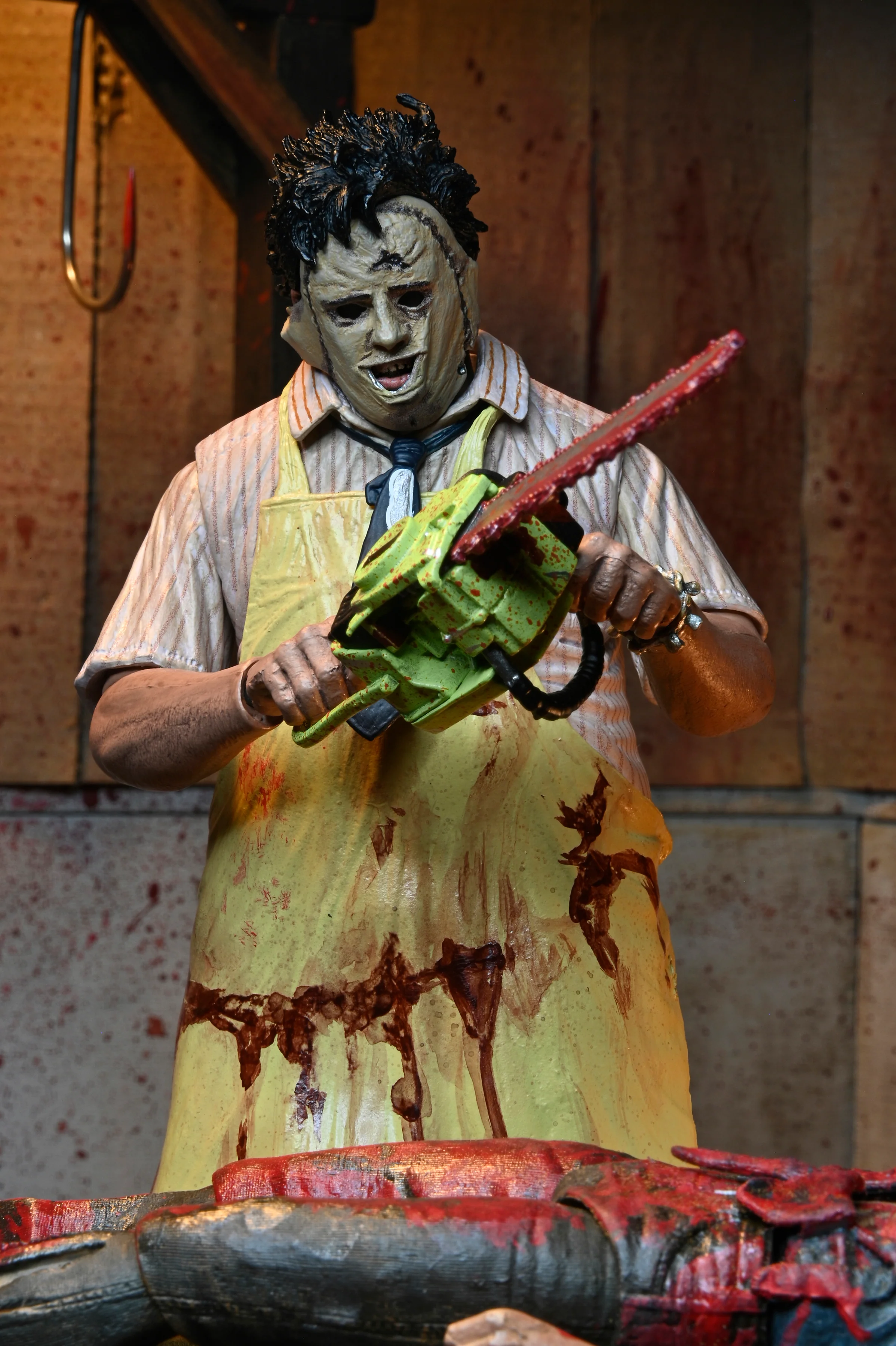 Texas Chainsaw Massacre - 50th Anniversary Ultimate Leatherface 7" Scale Action Figure - Image 3