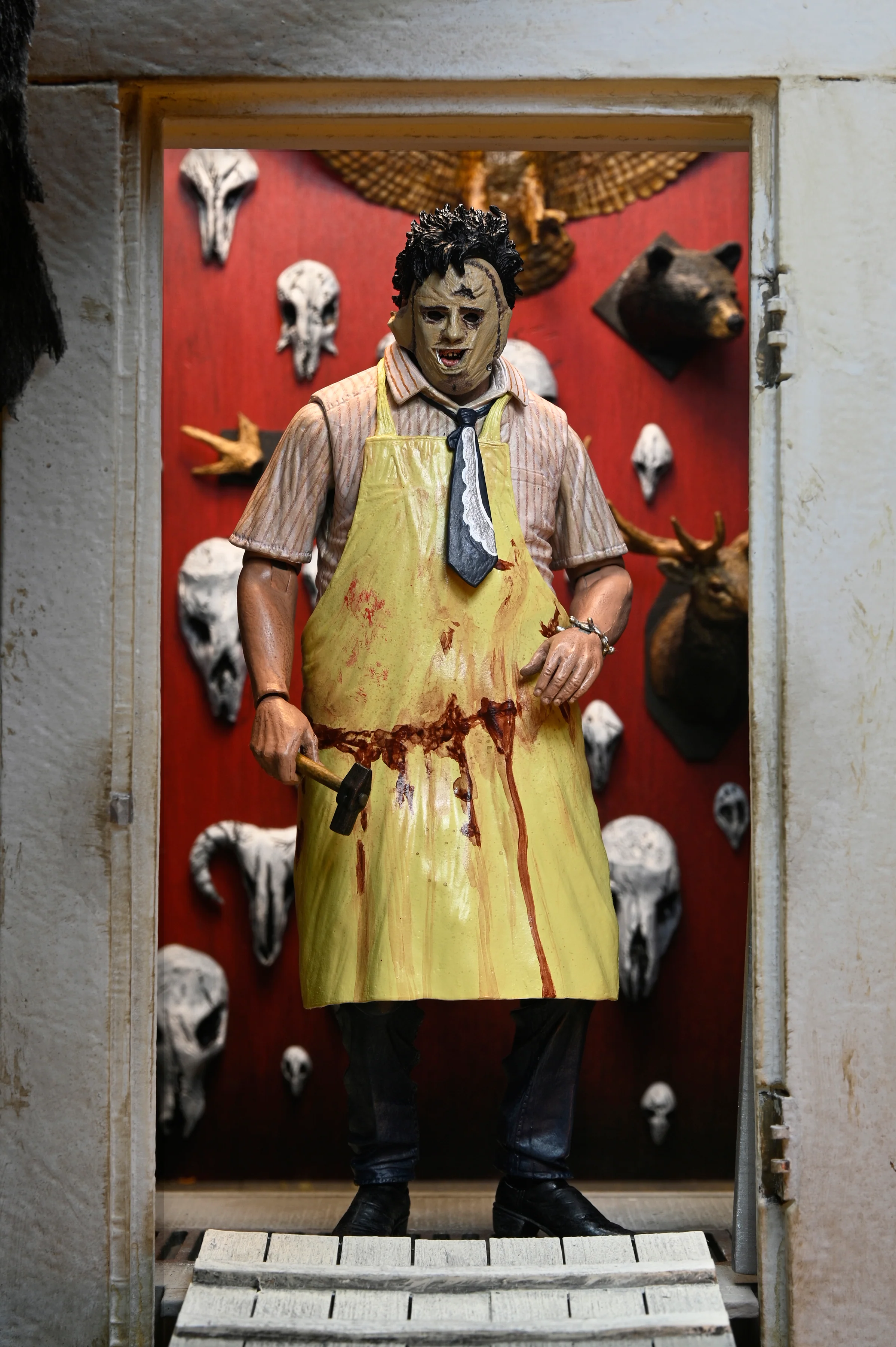 Texas Chainsaw Massacre - 50th Anniversary Ultimate Leatherface 7" Scale Action Figure - Image 6