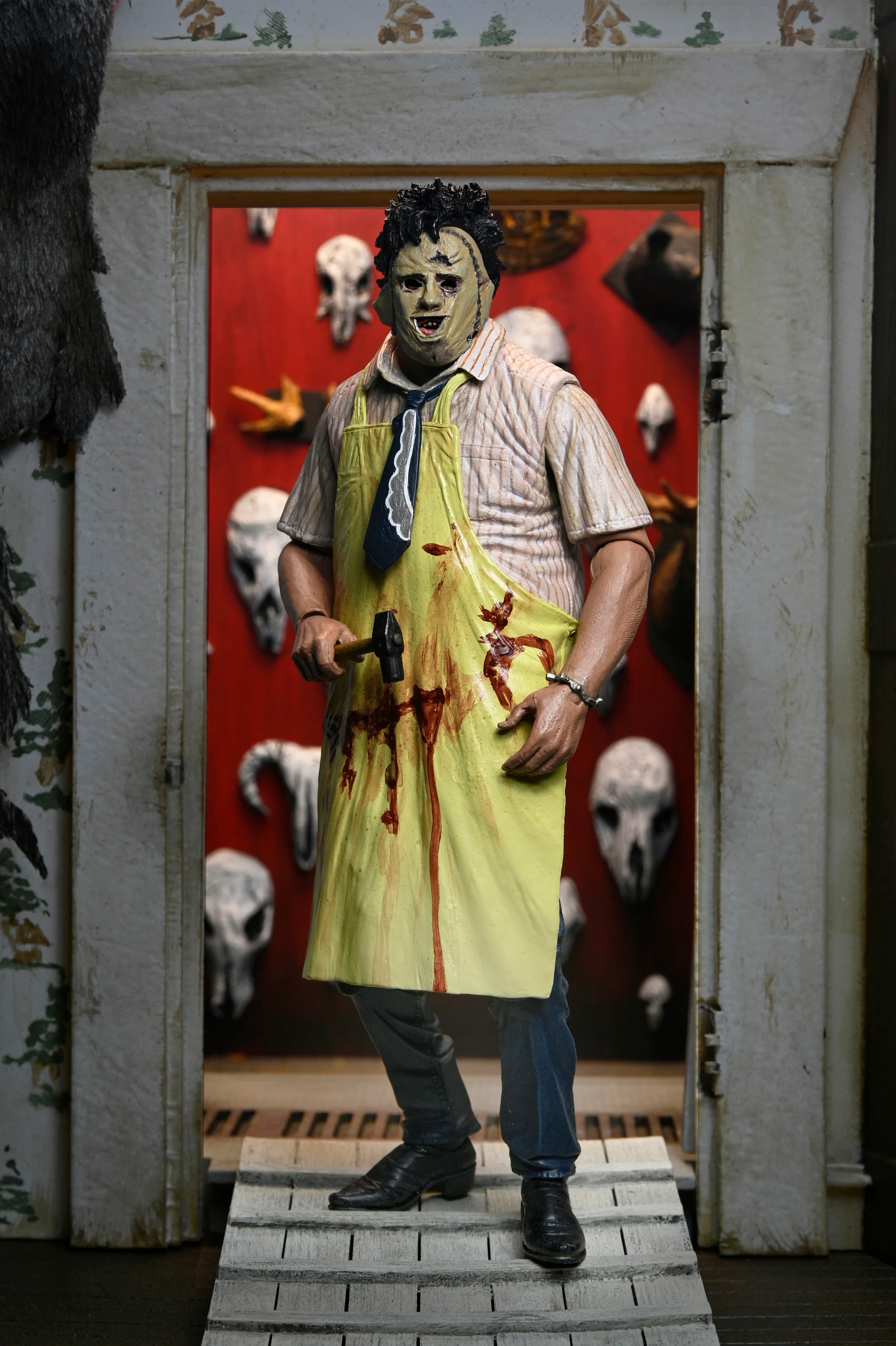 Texas Chainsaw Massacre - 50th Anniversary Ultimate Leatherface 7" Scale Action Figure - Image 7