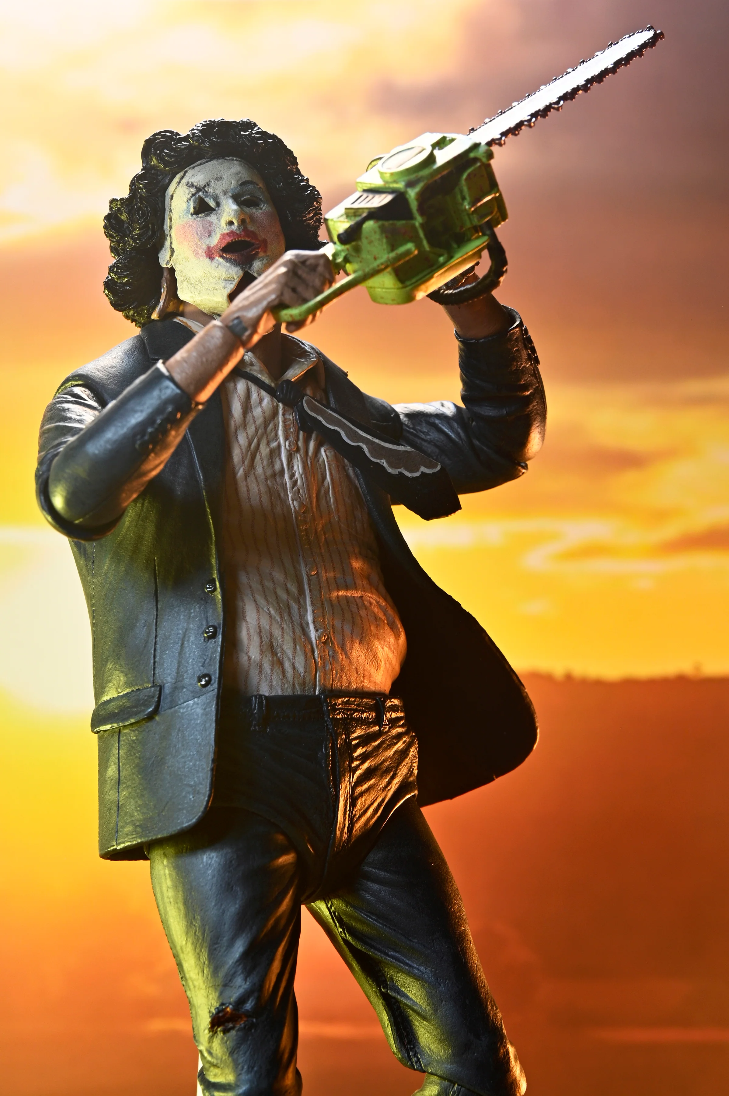 Texas Chainsaw Massacre - 50th Anniversary Ultimate Leatherface with Pretty Woman Mask 7" Scale Action Figure - Image 3