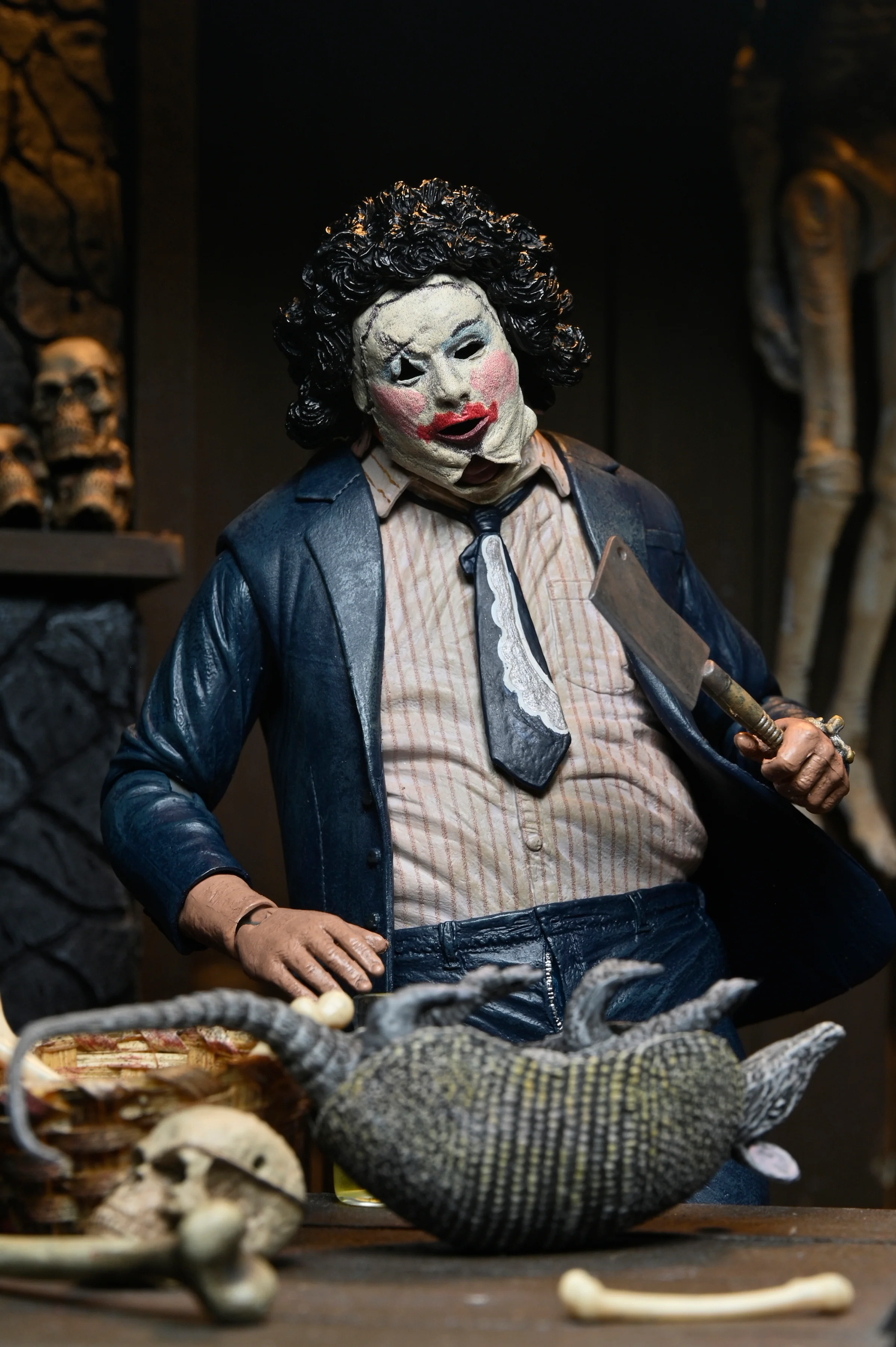 Texas Chainsaw Massacre - 50th Anniversary Ultimate Leatherface with Pretty Woman Mask 7" Scale Action Figure - Image 7