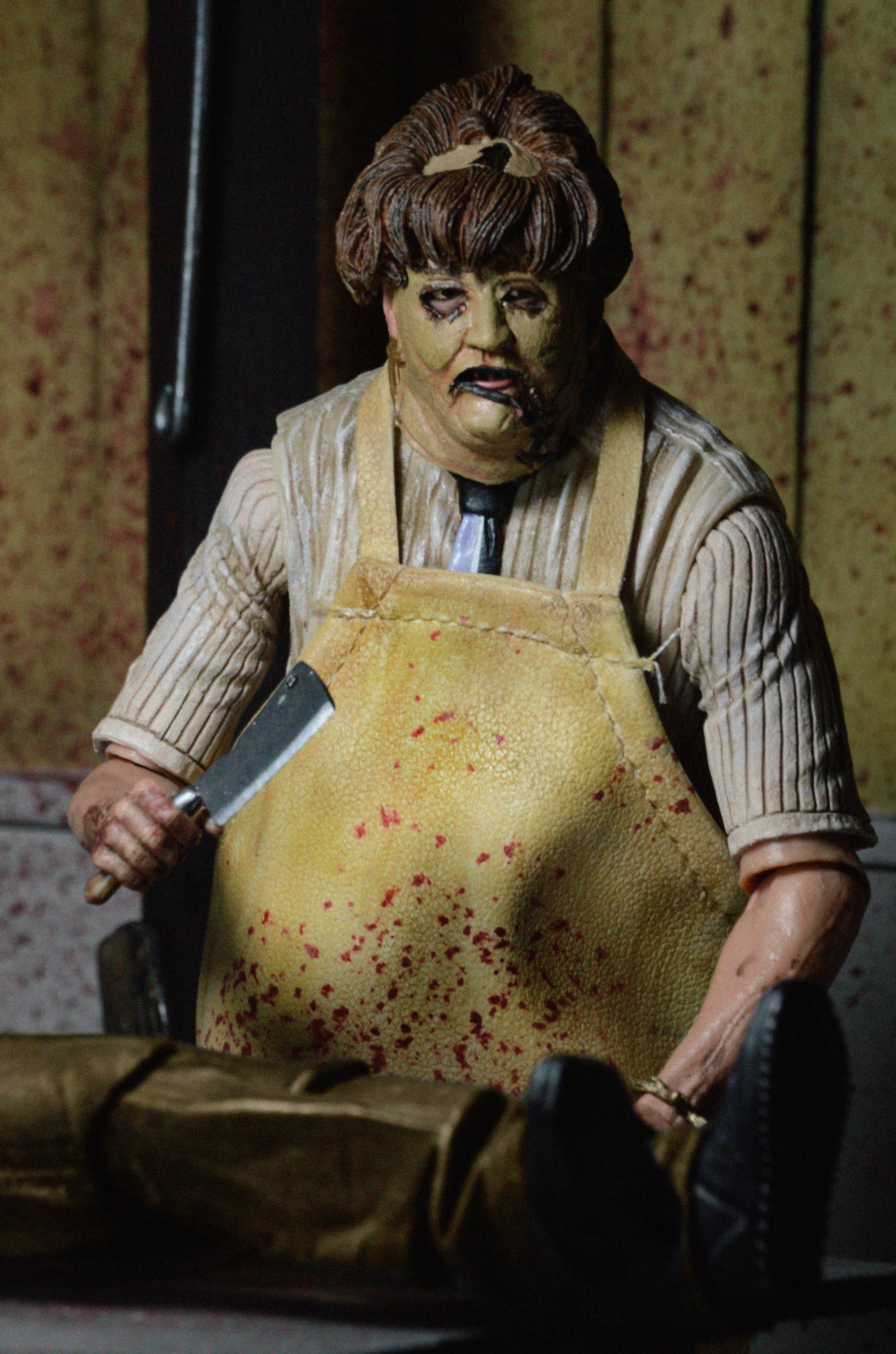 Texas Chainsaw Massacre - Ultimate Leatherface 7" Scale Action Figure - Image 13
