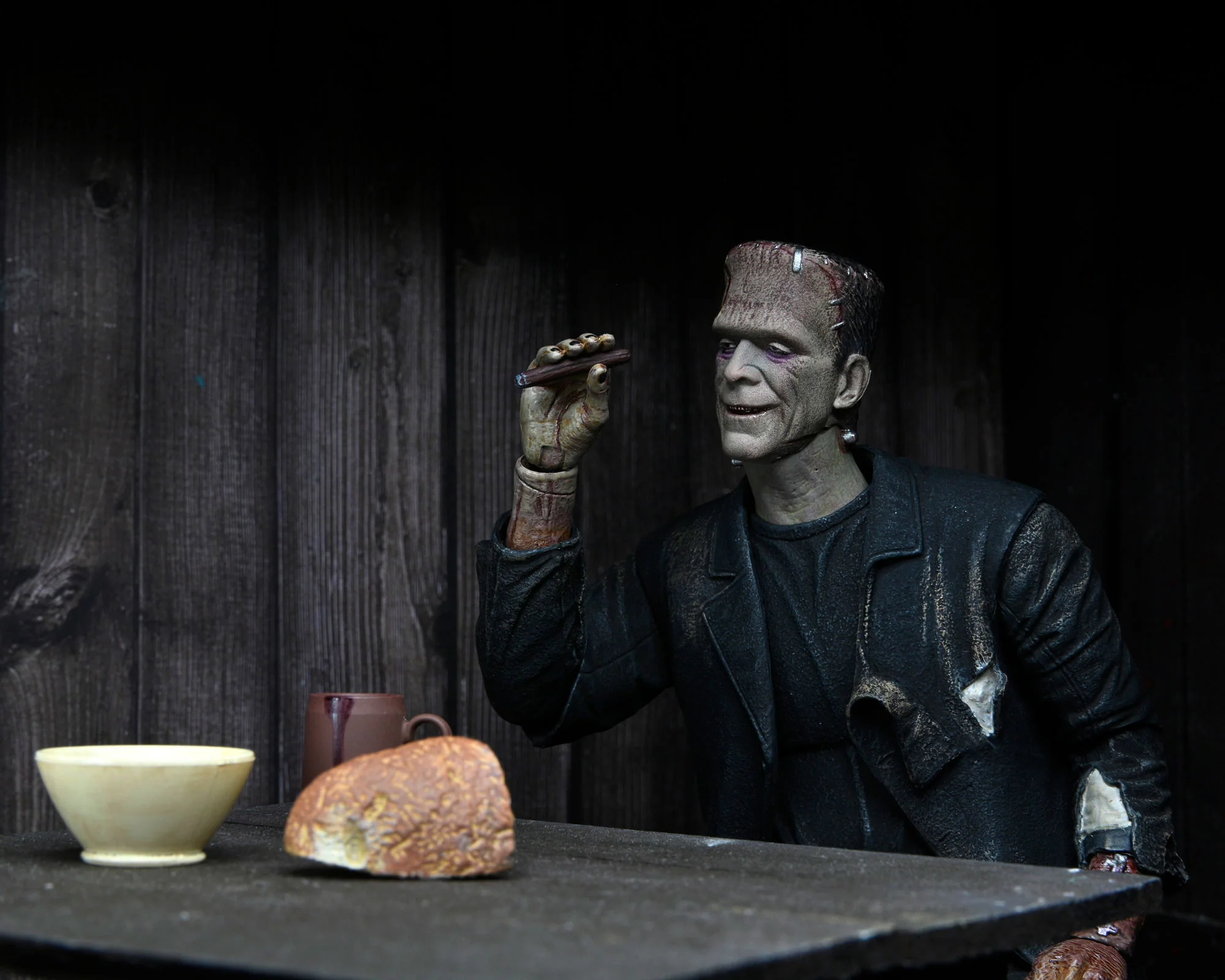 Universal Monsters - Bride of Frankenstein Ultimate Frankenstein’s Monster 7” Scale Action Figure with Chair - Image 4