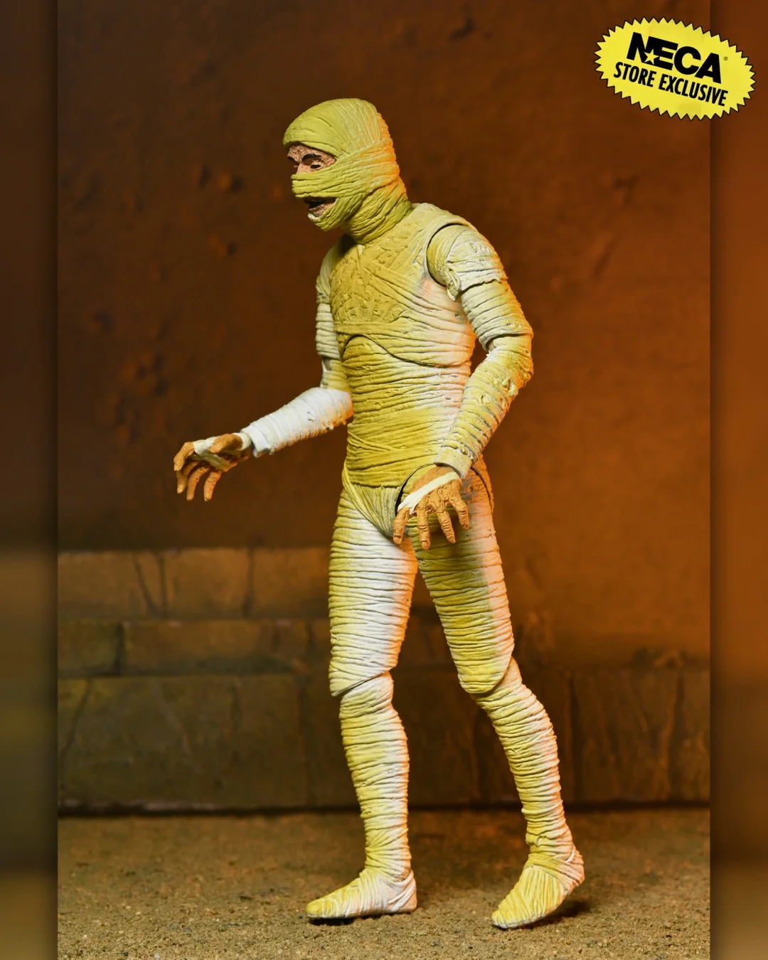 Universal Monsters - Frankenstein, Wolfman, Mummy & Dracula (Classic Movie Monsters) 7” Scale Action Figure Bundle (PRE-ORDER) - Image 14