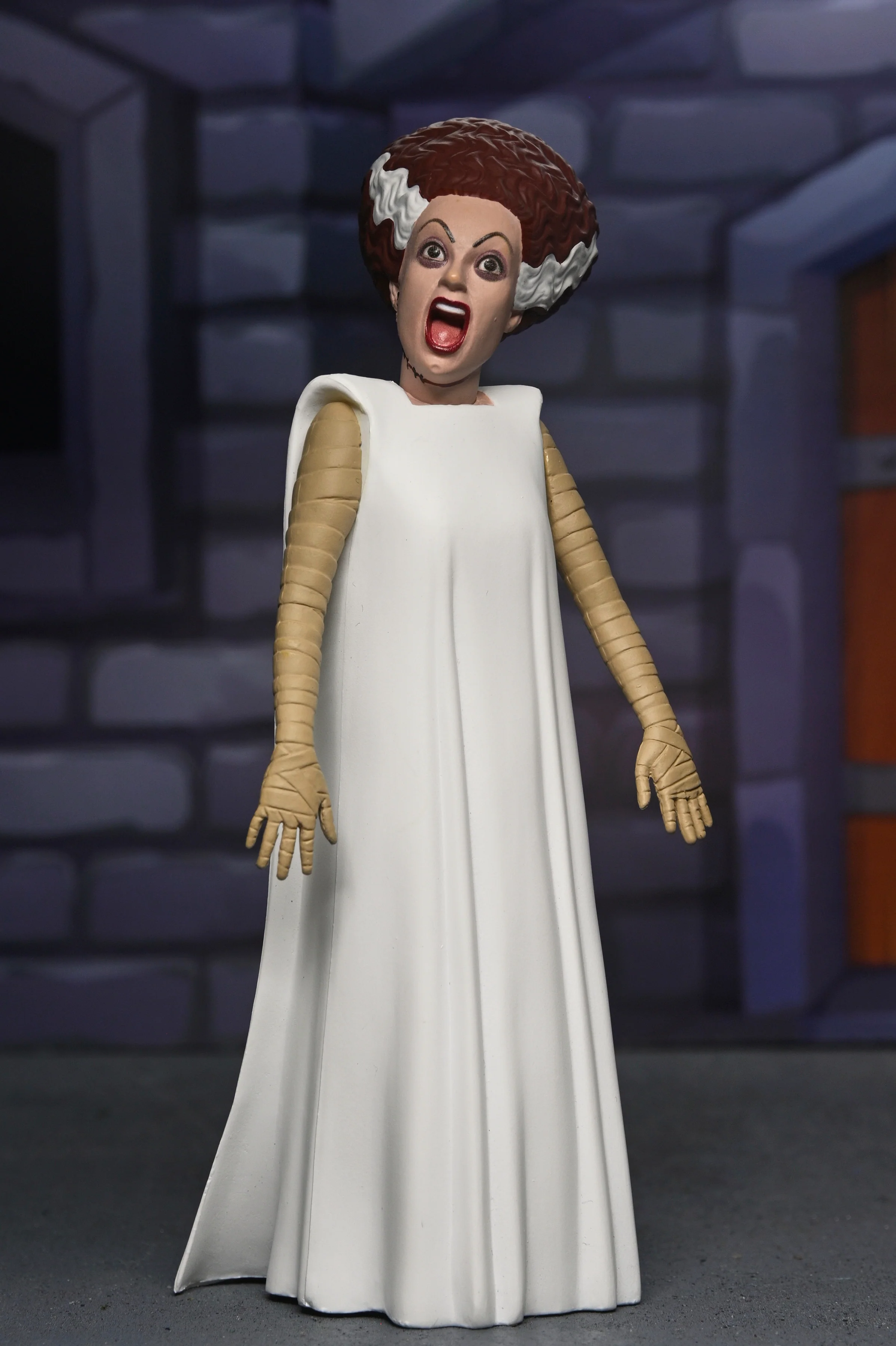Universal Monsters - Toony Terrors Bride of Frankenstein 6” Scale Action Figure (Series 12) - Image 2