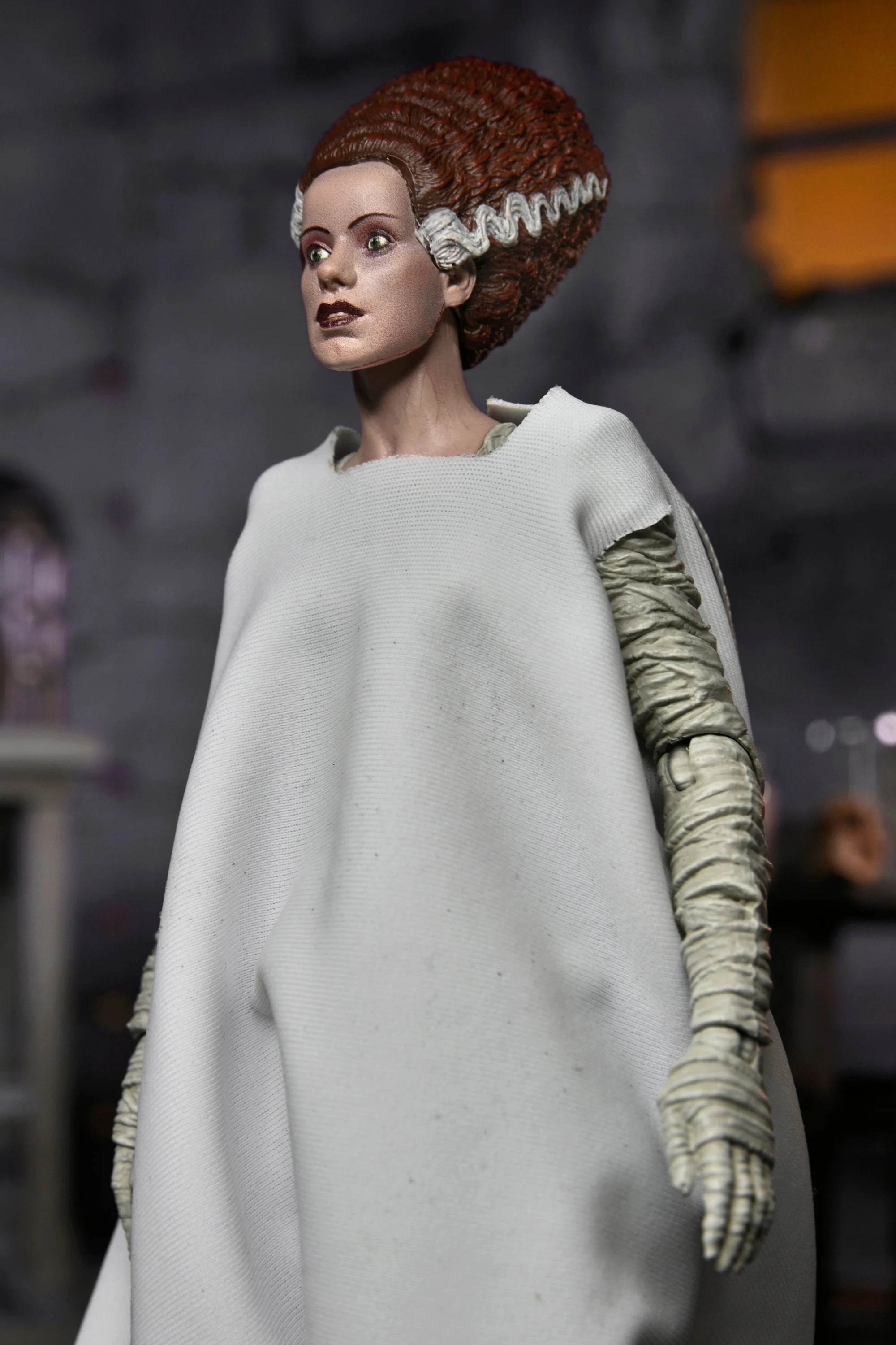 Universal Monsters - Ultimate Frankenstein's Monster & The Bride of Frankenstein 7ā Scale Action Figures Bundle - Image 7