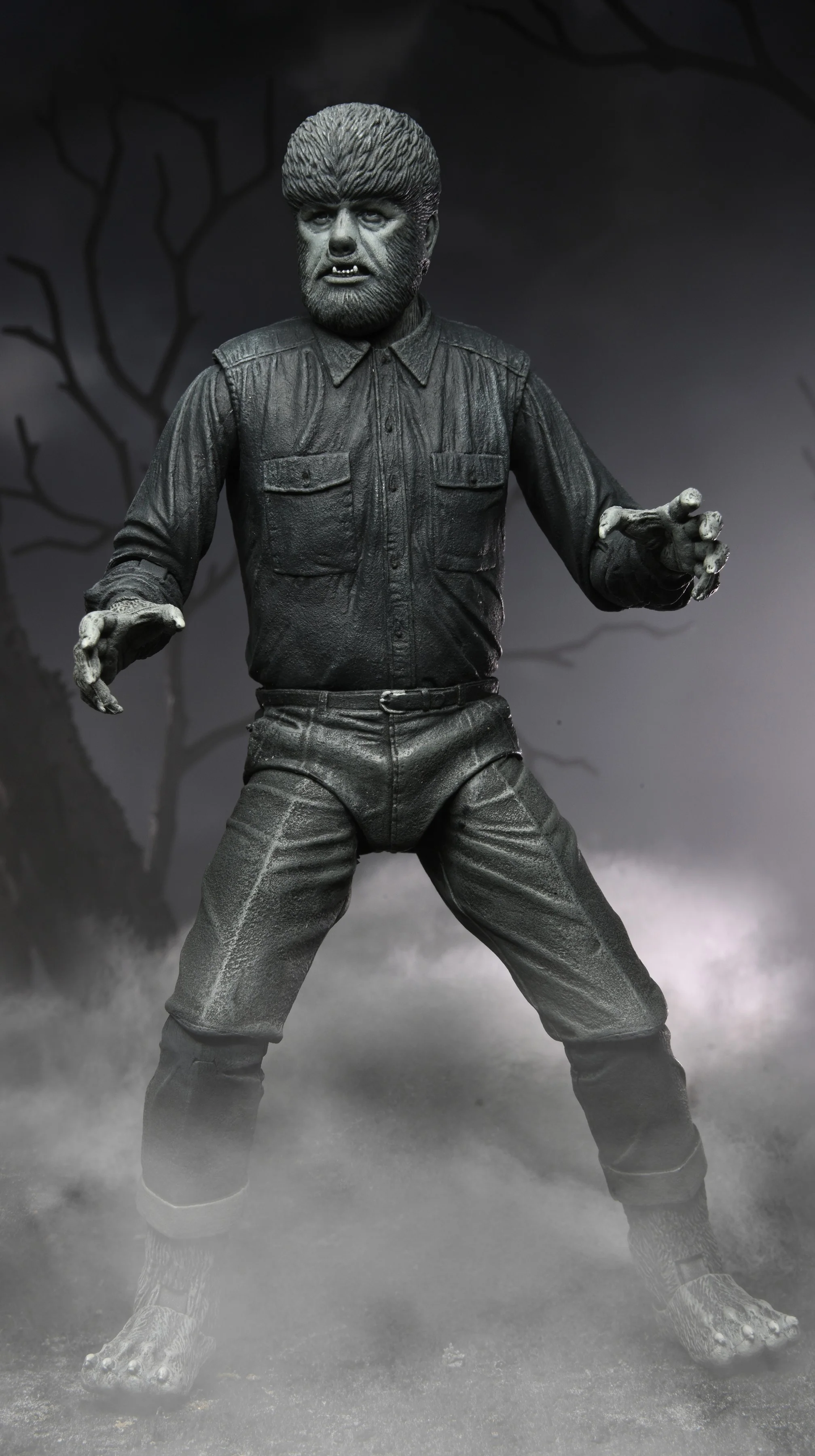 Universal Monsters - Ultimate Wolf Man (Black & White) 7" Scale Action Figure - Image 17