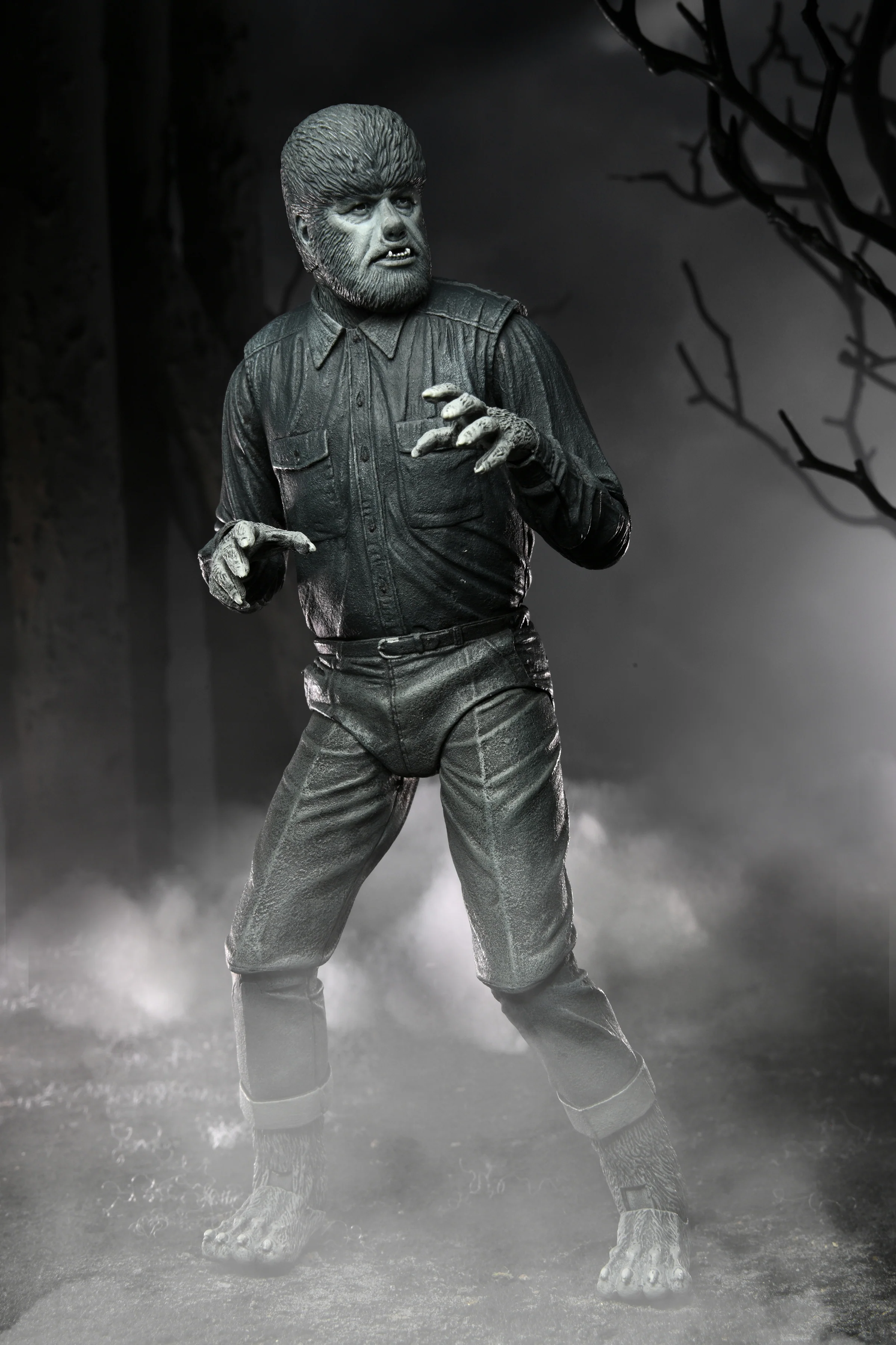 Universal Monsters - Ultimate Wolf Man (Black & White) 7" Scale Action Figure - Image 9